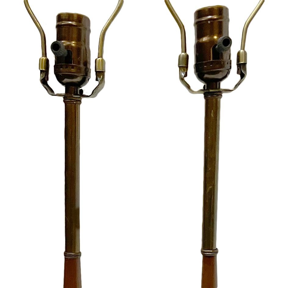 Dänische Mid-Century-Tischlampen, Paar (Mitte des 20. Jahrhunderts) im Angebot