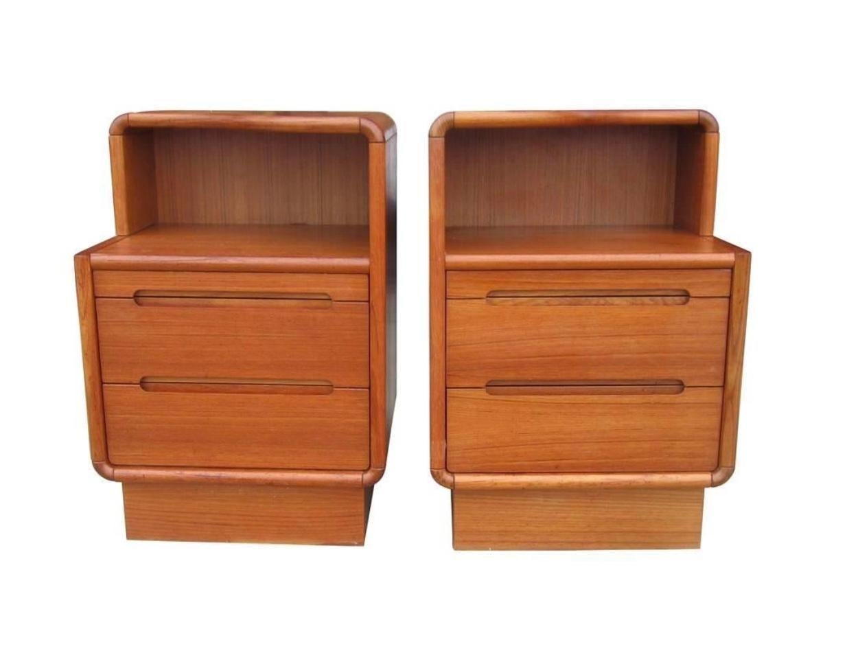 Woodwork Pair of Mid Century Danish teak 2 drawer nightstands with top curved shelf