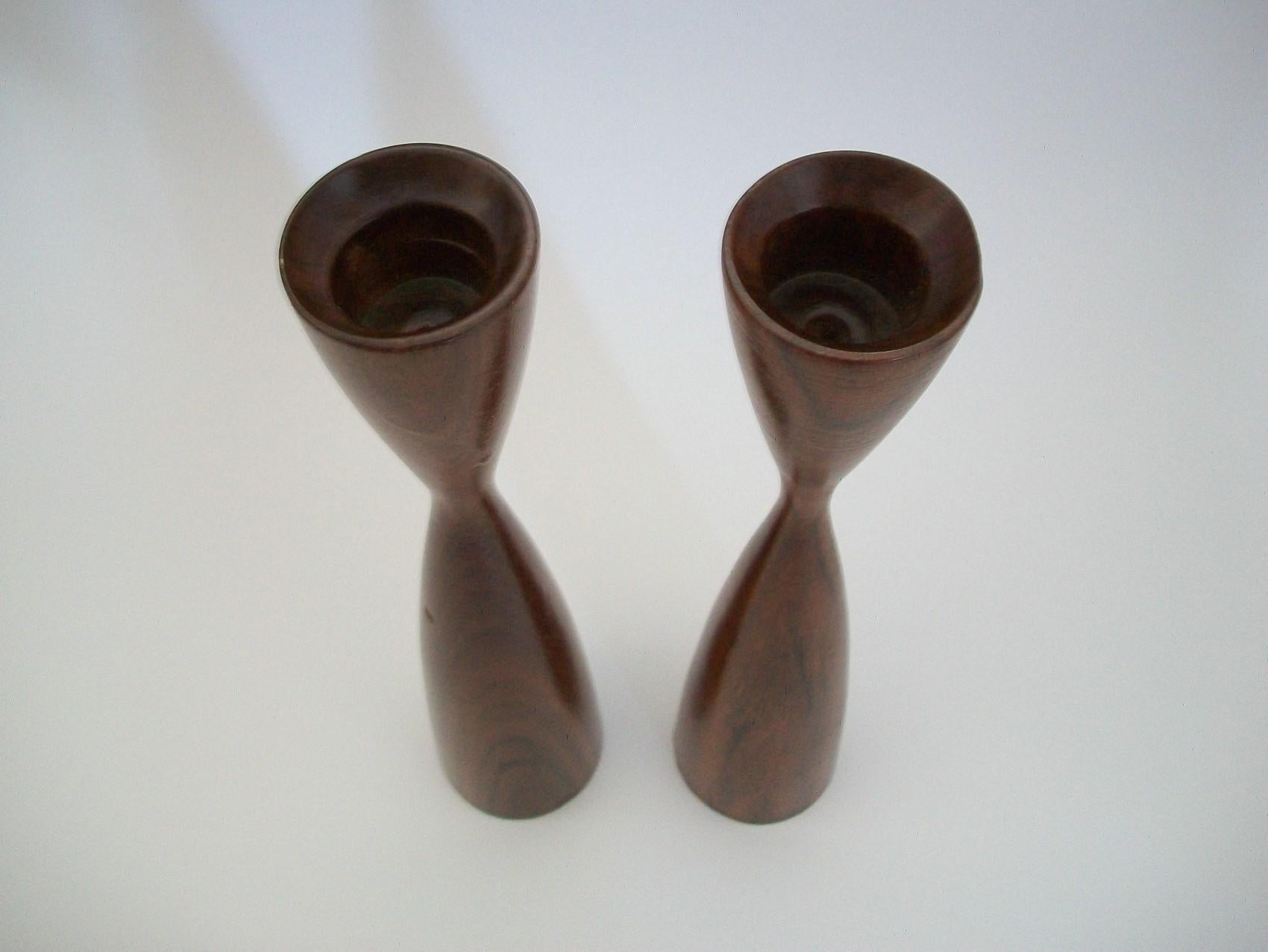 Pair of Midcentury Danish Teak Candlesticks, Signed, Denmark, circa 1960s In Good Condition For Sale In Chatham, ON