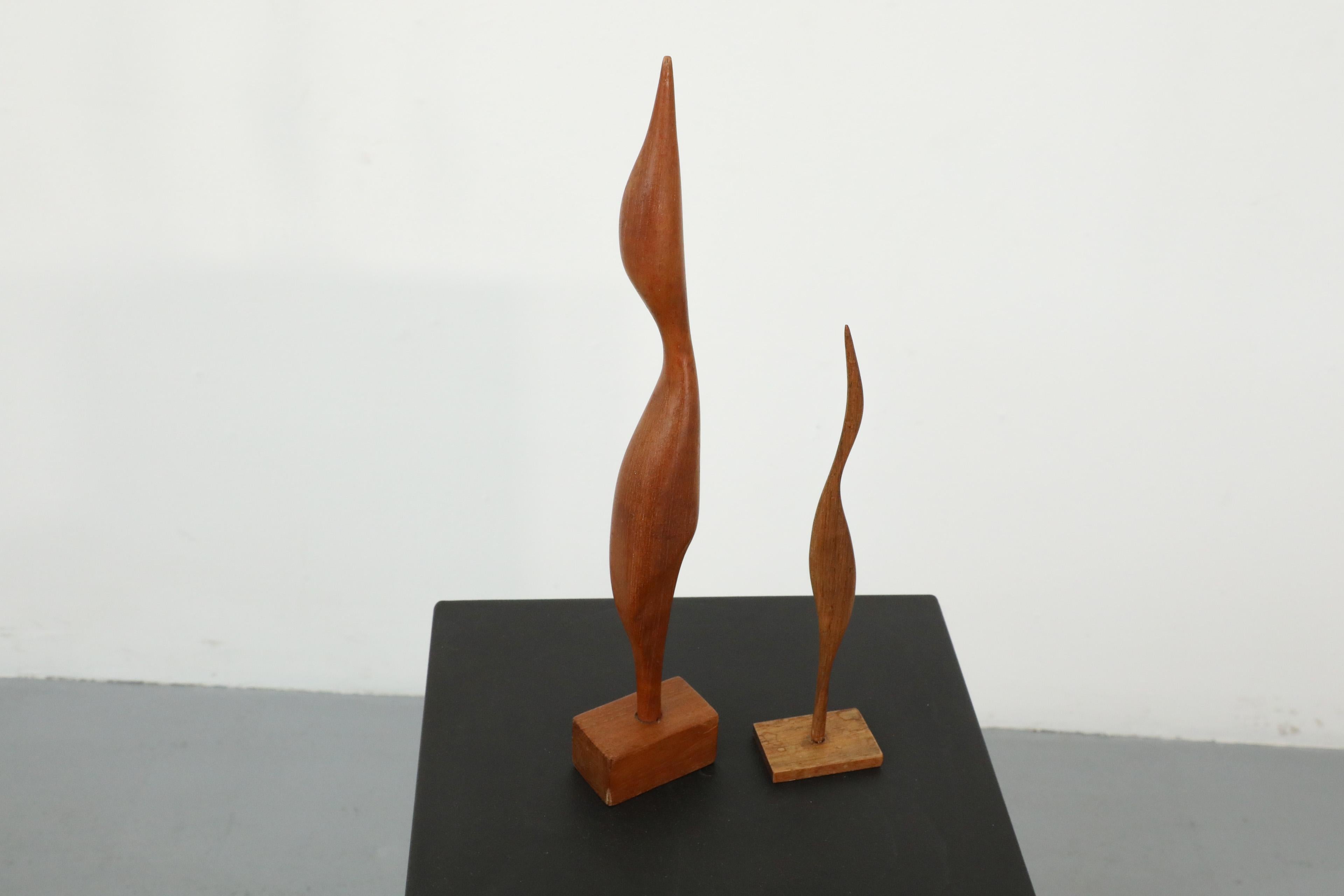 20ième siècle Paire de sculptures danoises en teck sculpté du milieu du siècle dernier en vente
