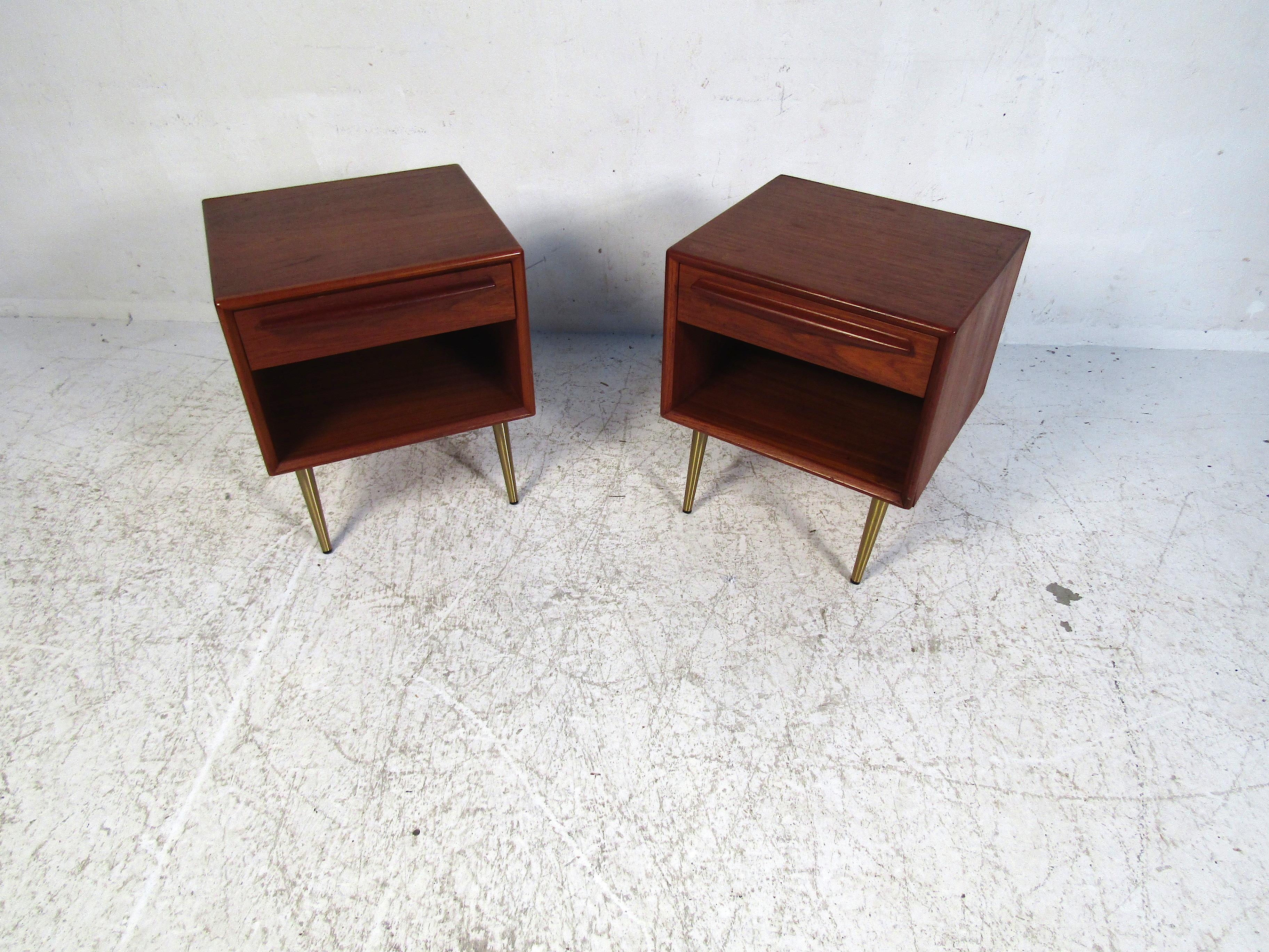 Pair of Midcentury Danish Teak Nightstands 4