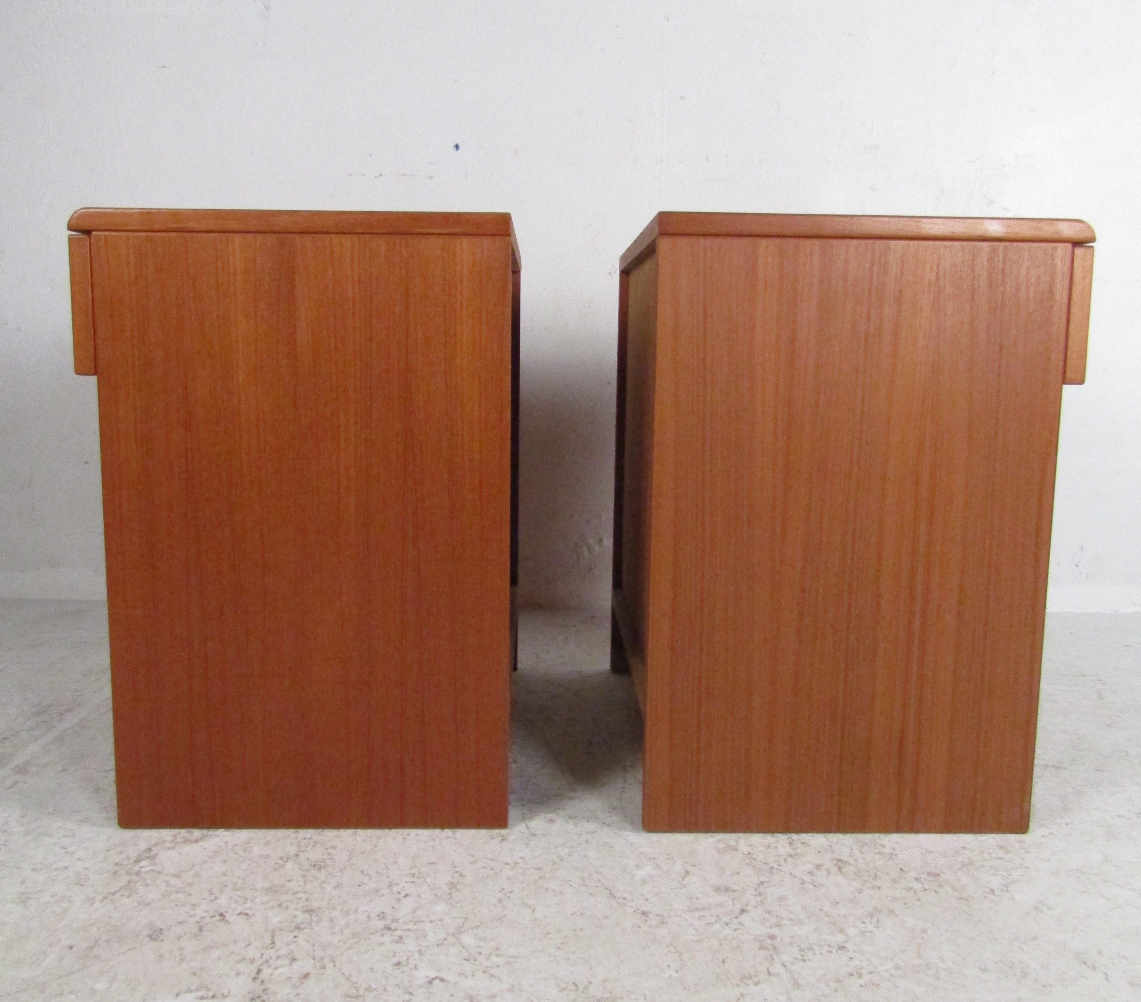 Late 20th Century Pair of Midcentury Danish Teak Nightstands by Jesper