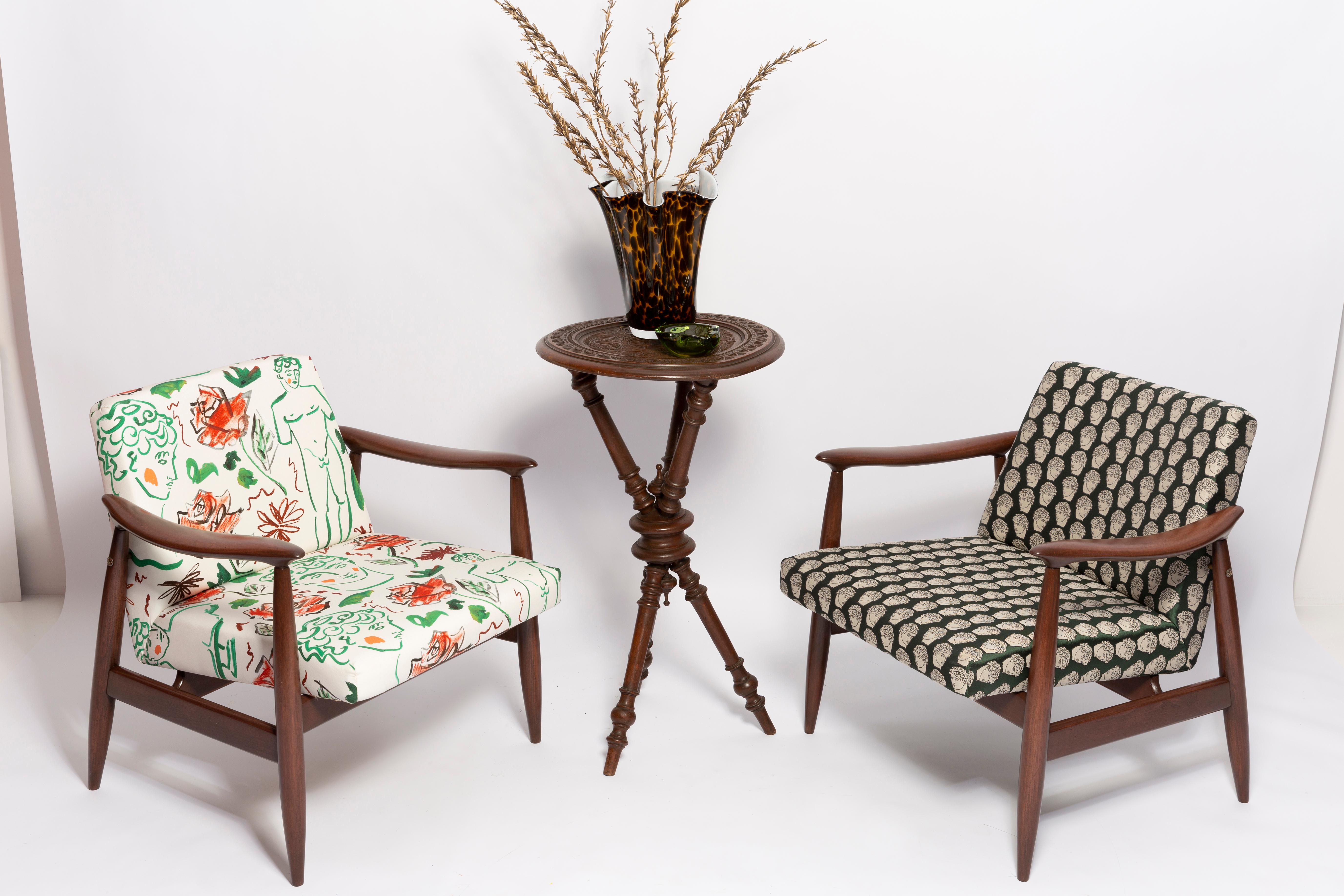 Hand-Crafted Pair of Midcentury David Print White Armchairs, by Kedziorek, Europe, 1960s For Sale