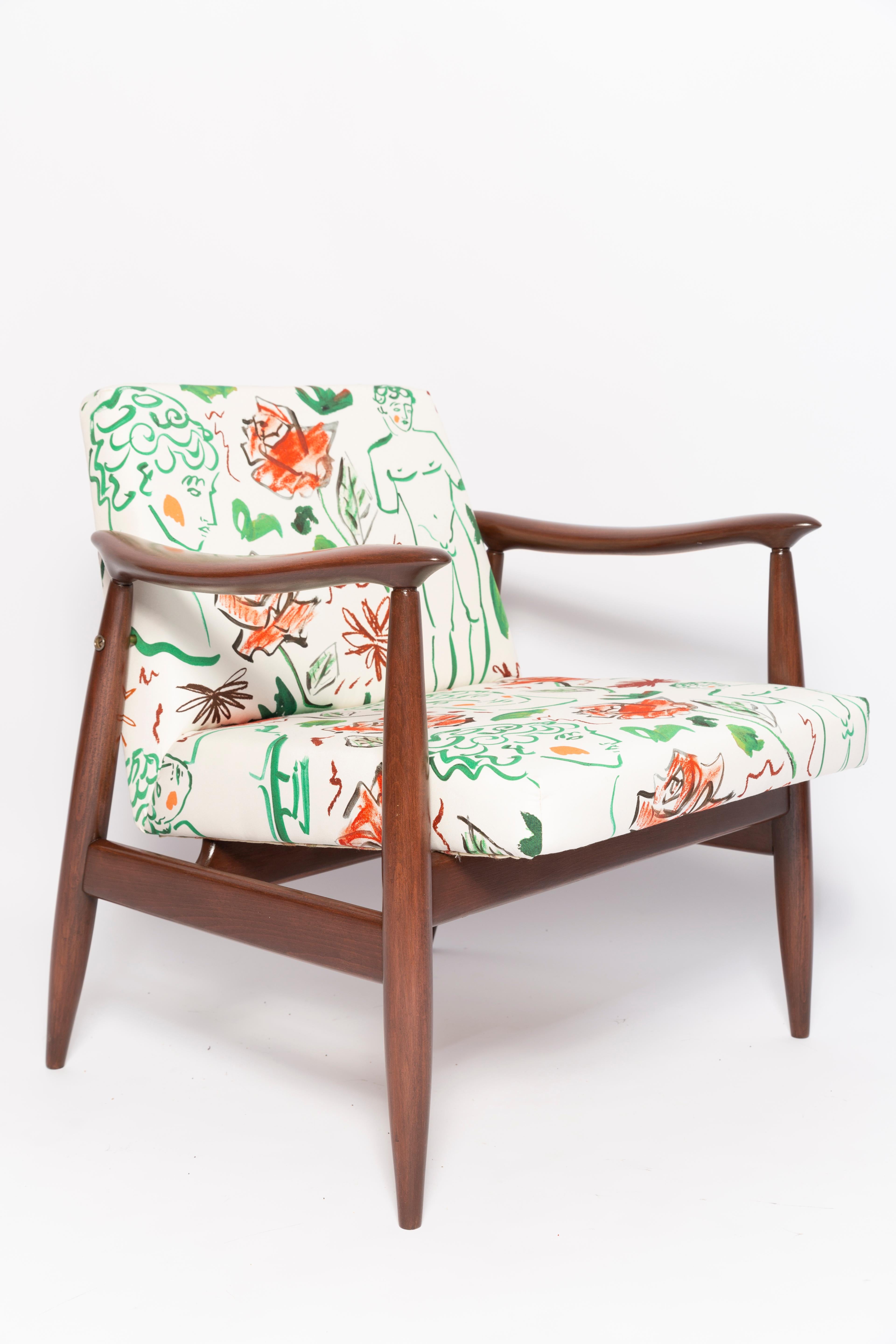 Textile Pair of Midcentury David Print White Armchairs, by Kedziorek, Europe, 1960s For Sale