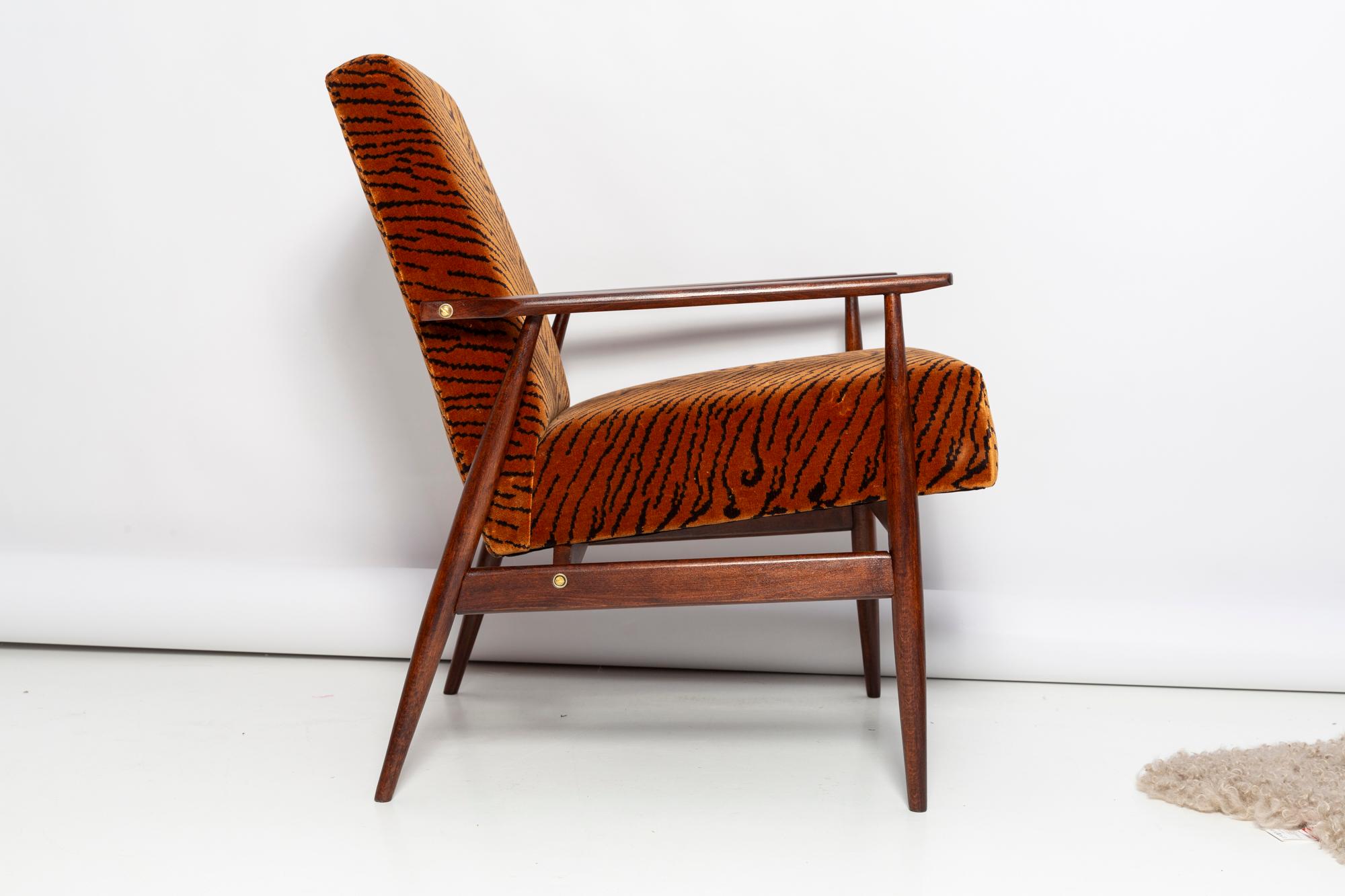 Hand-Crafted Pair of Mid Century Dedar Tiger Velvet Dante Armchairs, H. Lis, Europe, 1960s For Sale