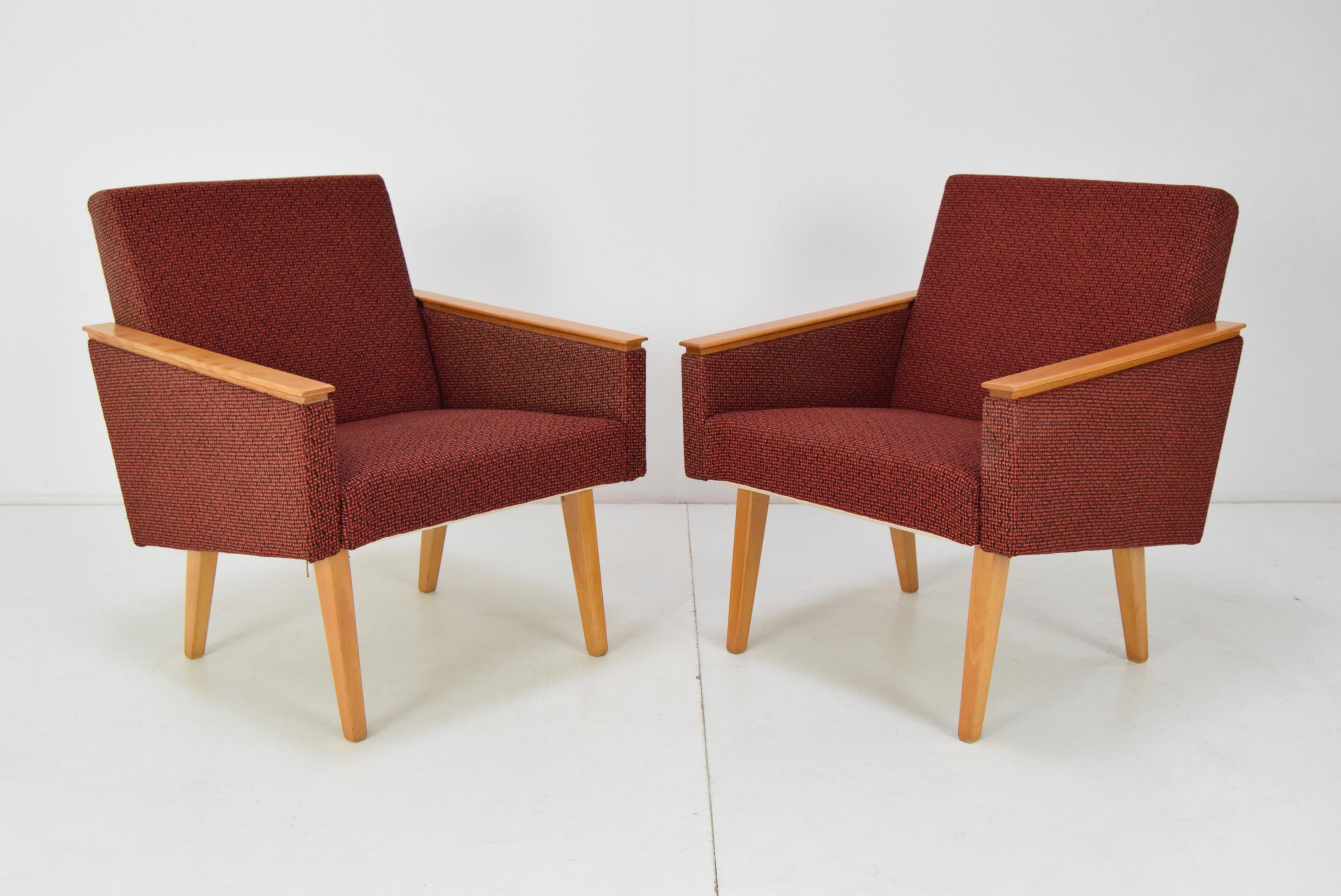 Made in Czechoslovakia
Made of fabric, wood
Upholstery has signs of use
Original condition.