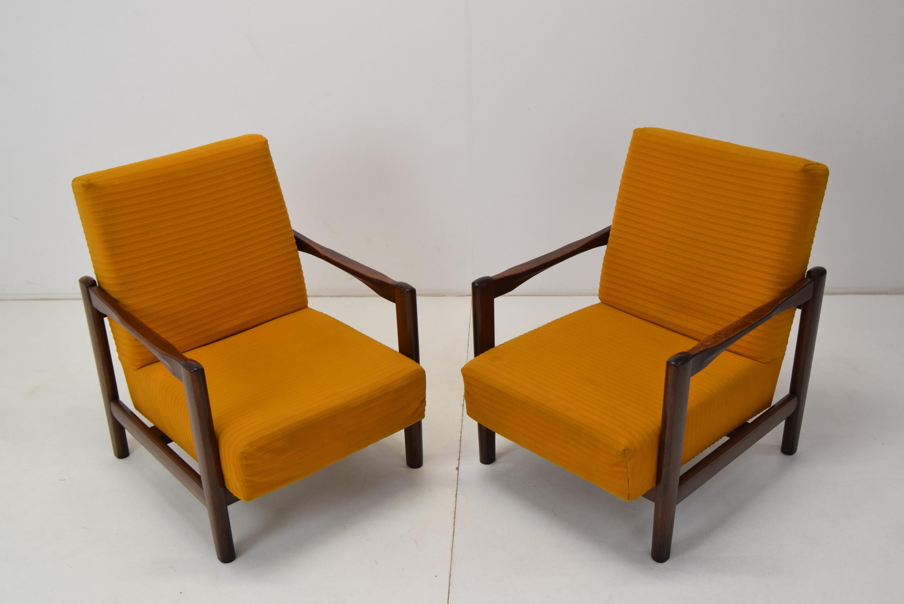 Mid-Century Modern Pair of Mid-Century Design Armchairs, 1960's For Sale