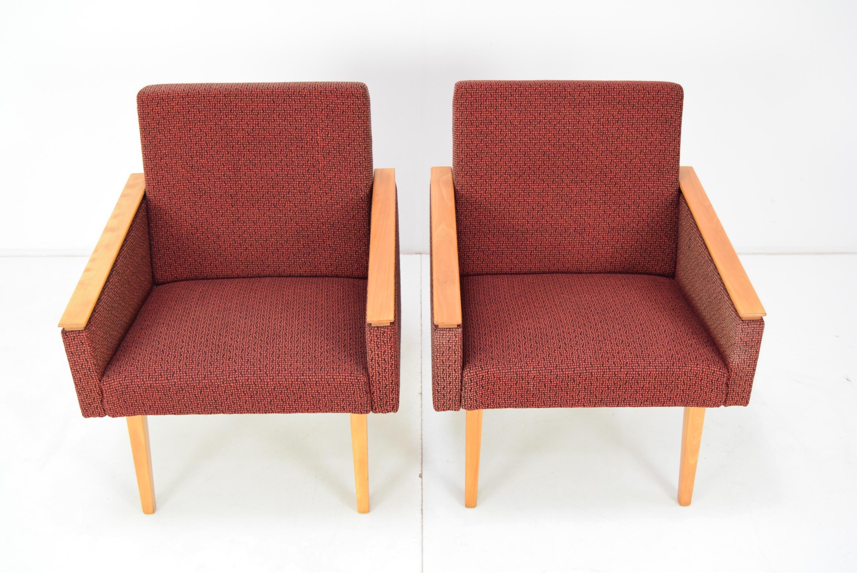 Pair of Mid-Century Design Armchairs, 1960's For Sale 1