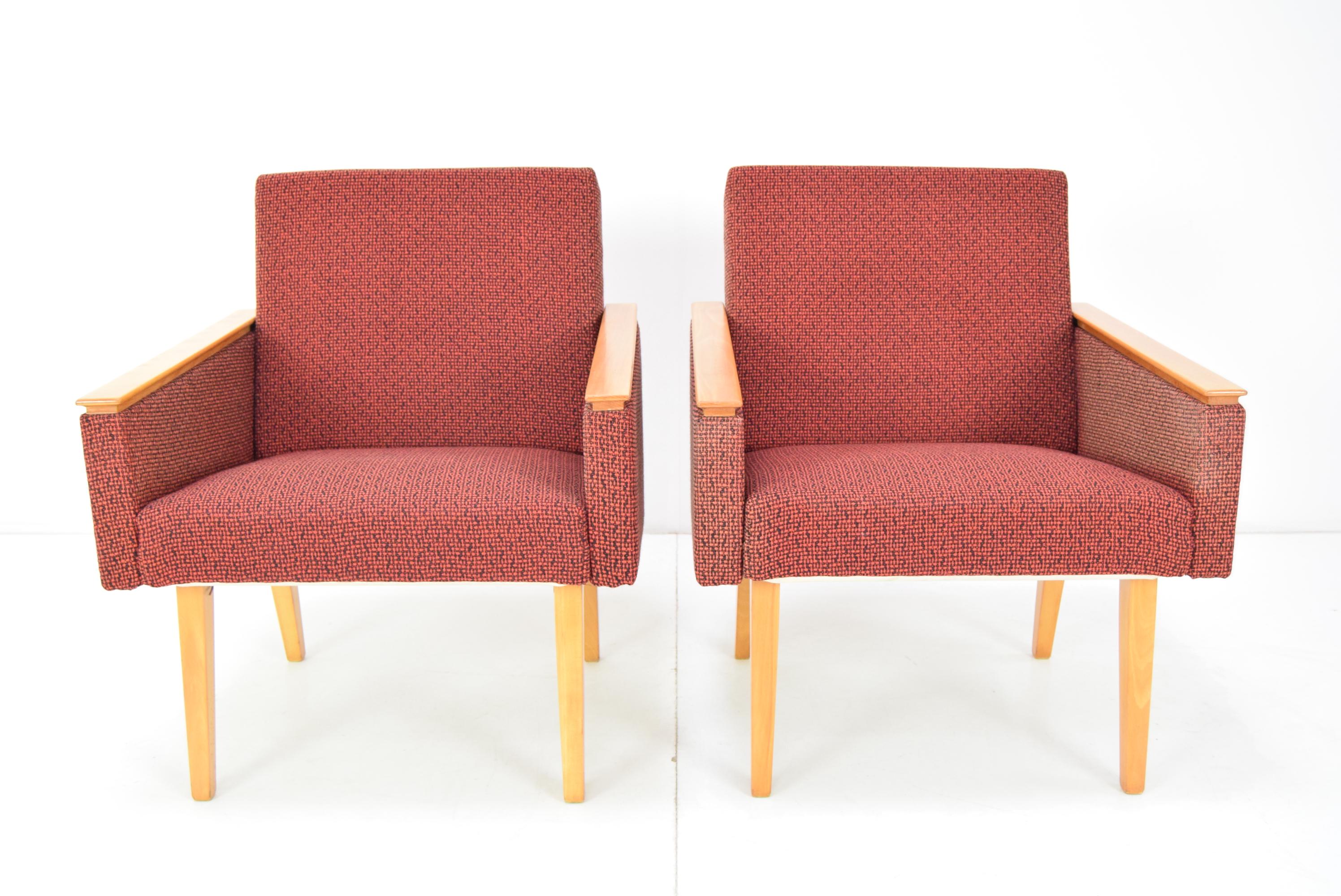 Pair of Mid-Century Design Armchairs, 1960's For Sale 2
