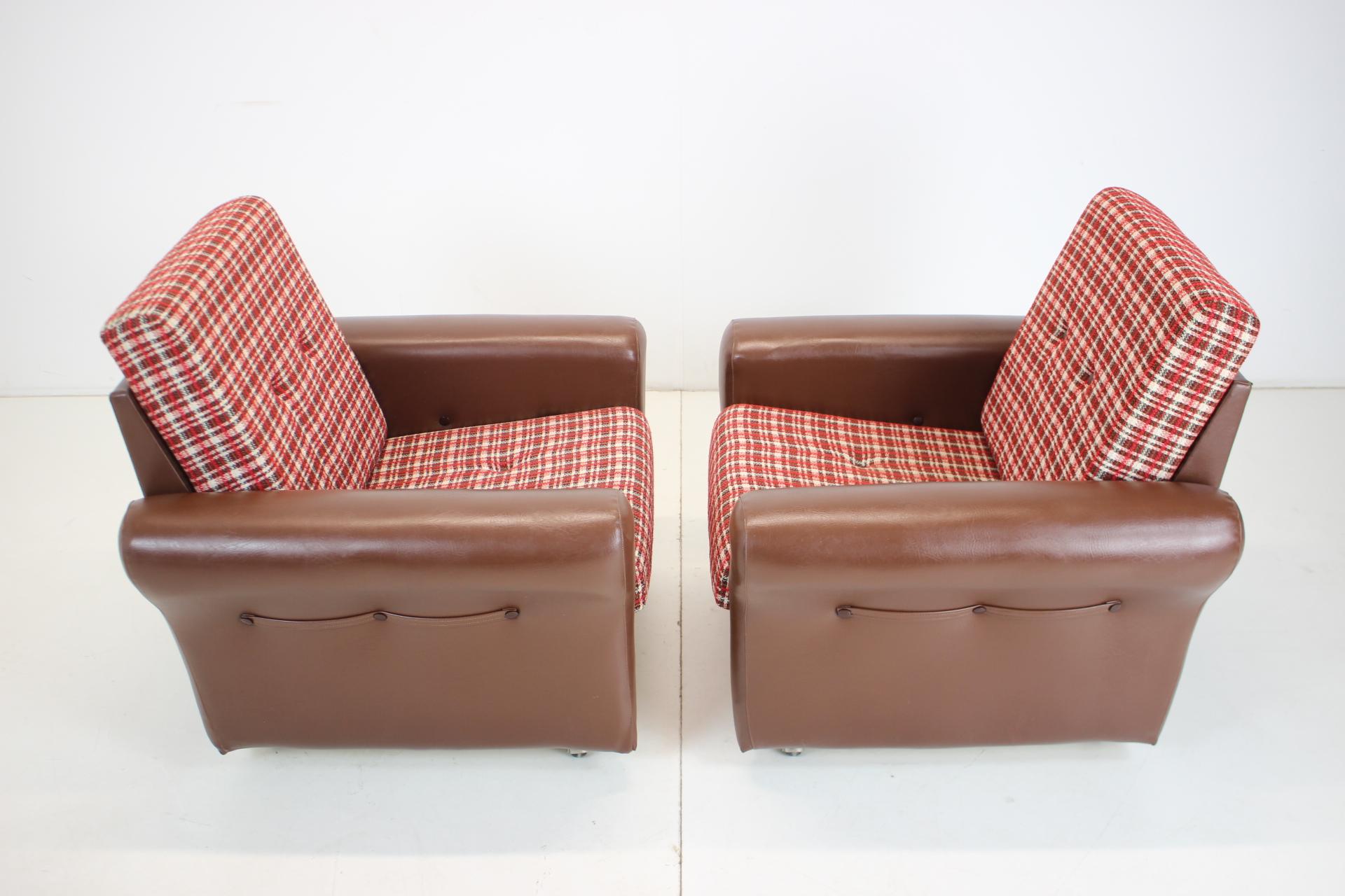 Mid-20th Century Pair of Mid-Century Design Armchairs, Czechoslovakia, 1960's For Sale