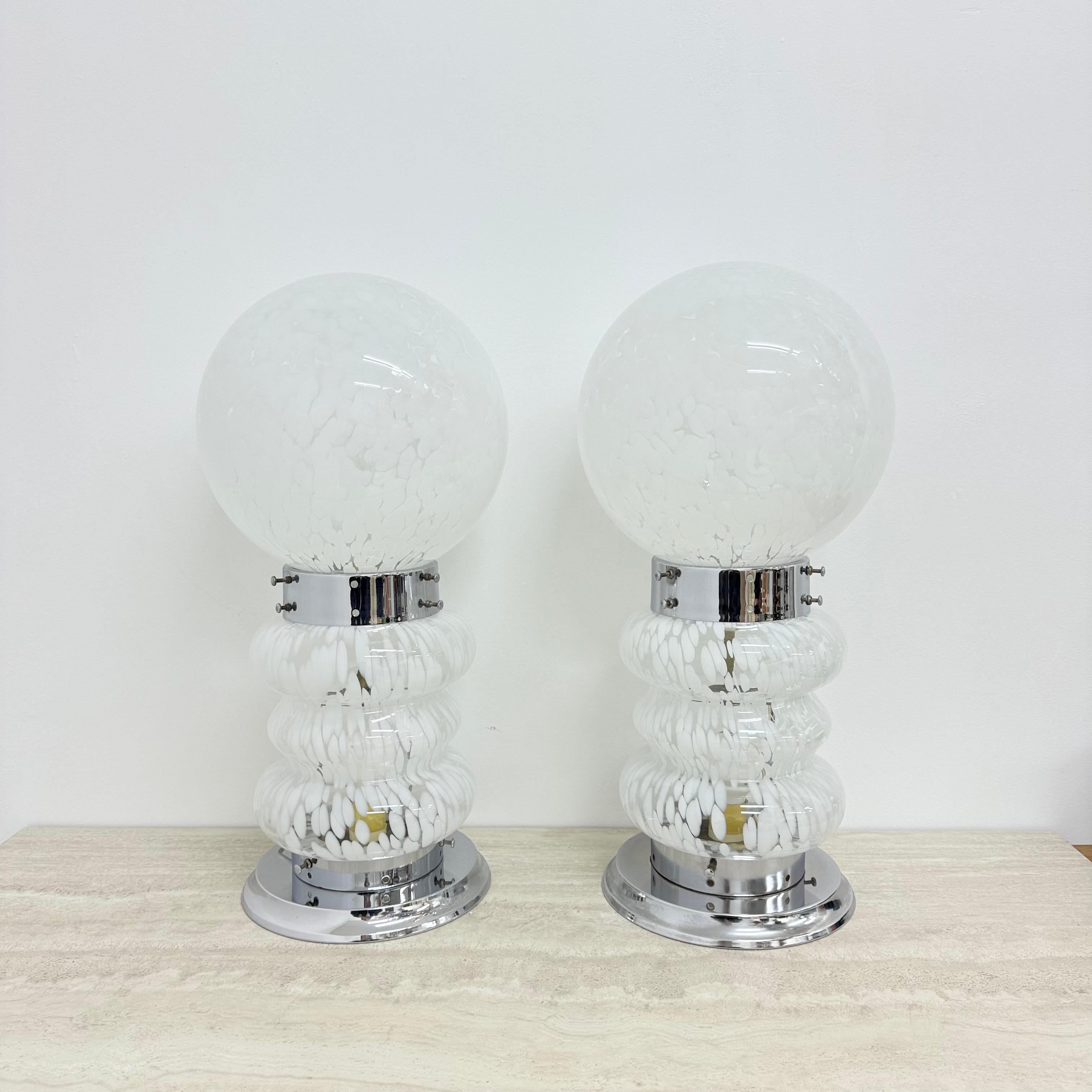 Mid-Century Modern Paire de lampes de table en verre Design/One Carlo Nason , années 1970 en vente