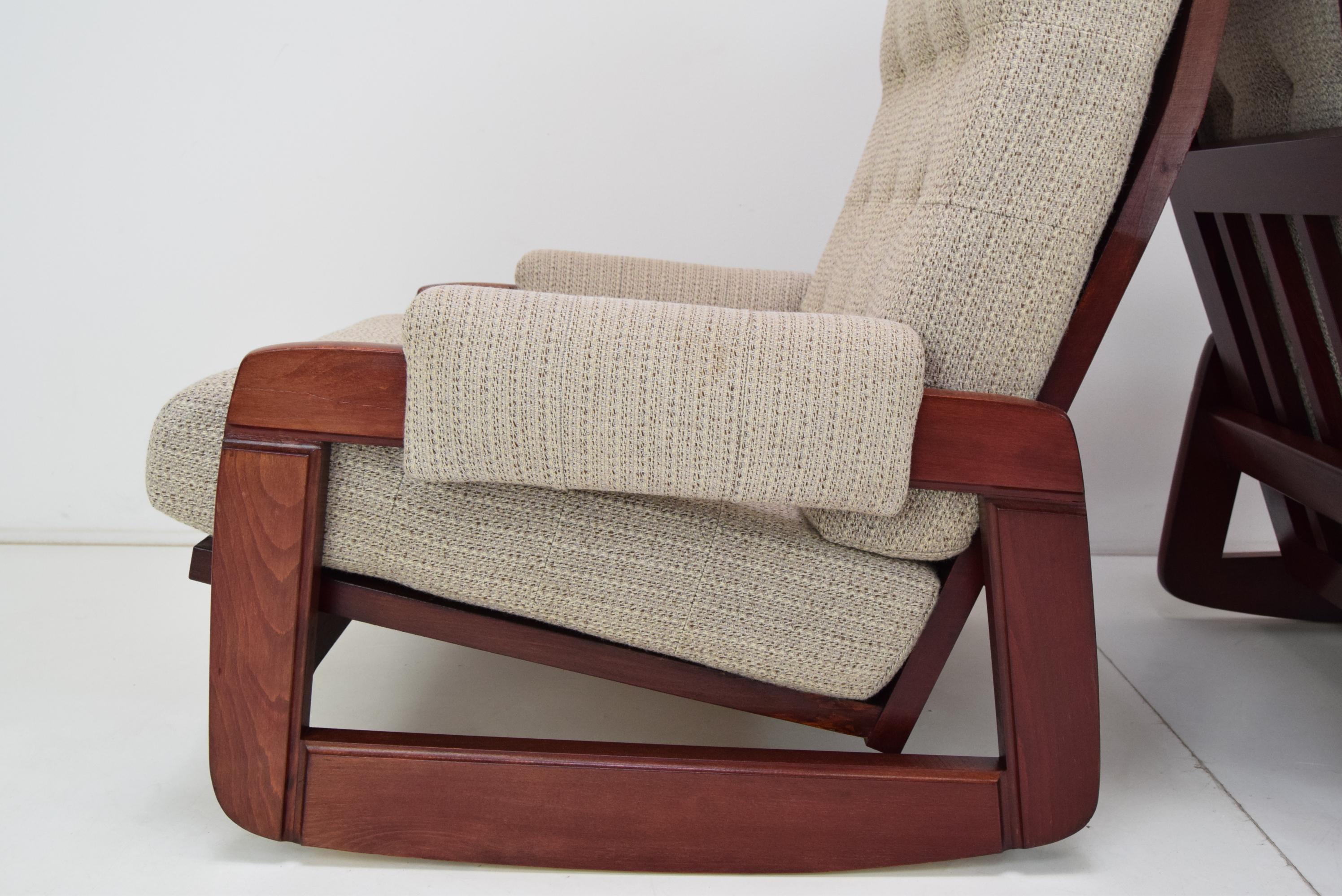 Paire de fauteuils à bascule de design du milieu du siècle dernier, années 1980. en vente 3