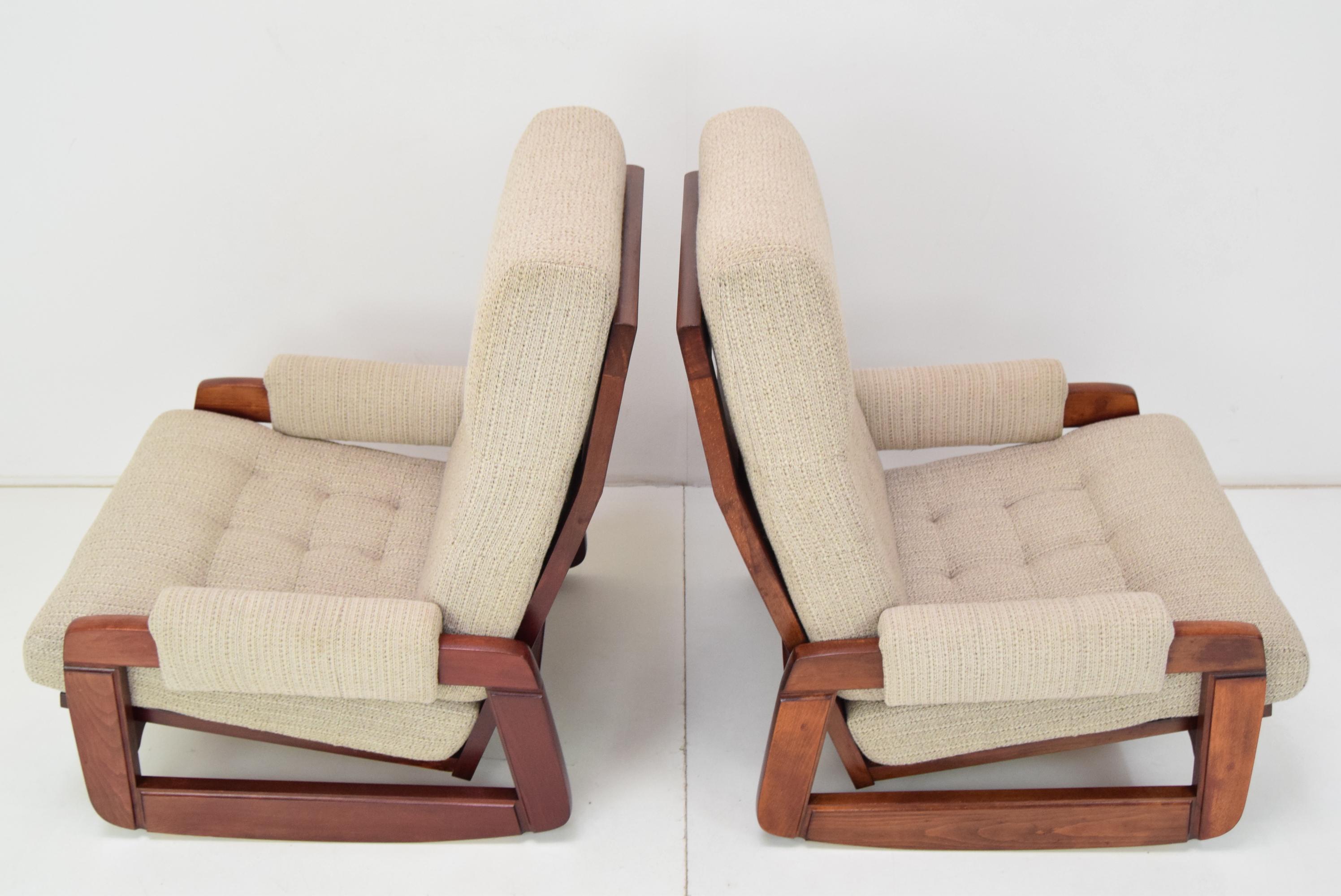 Paire de fauteuils à bascule de design du milieu du siècle dernier, années 1980. en vente 4
