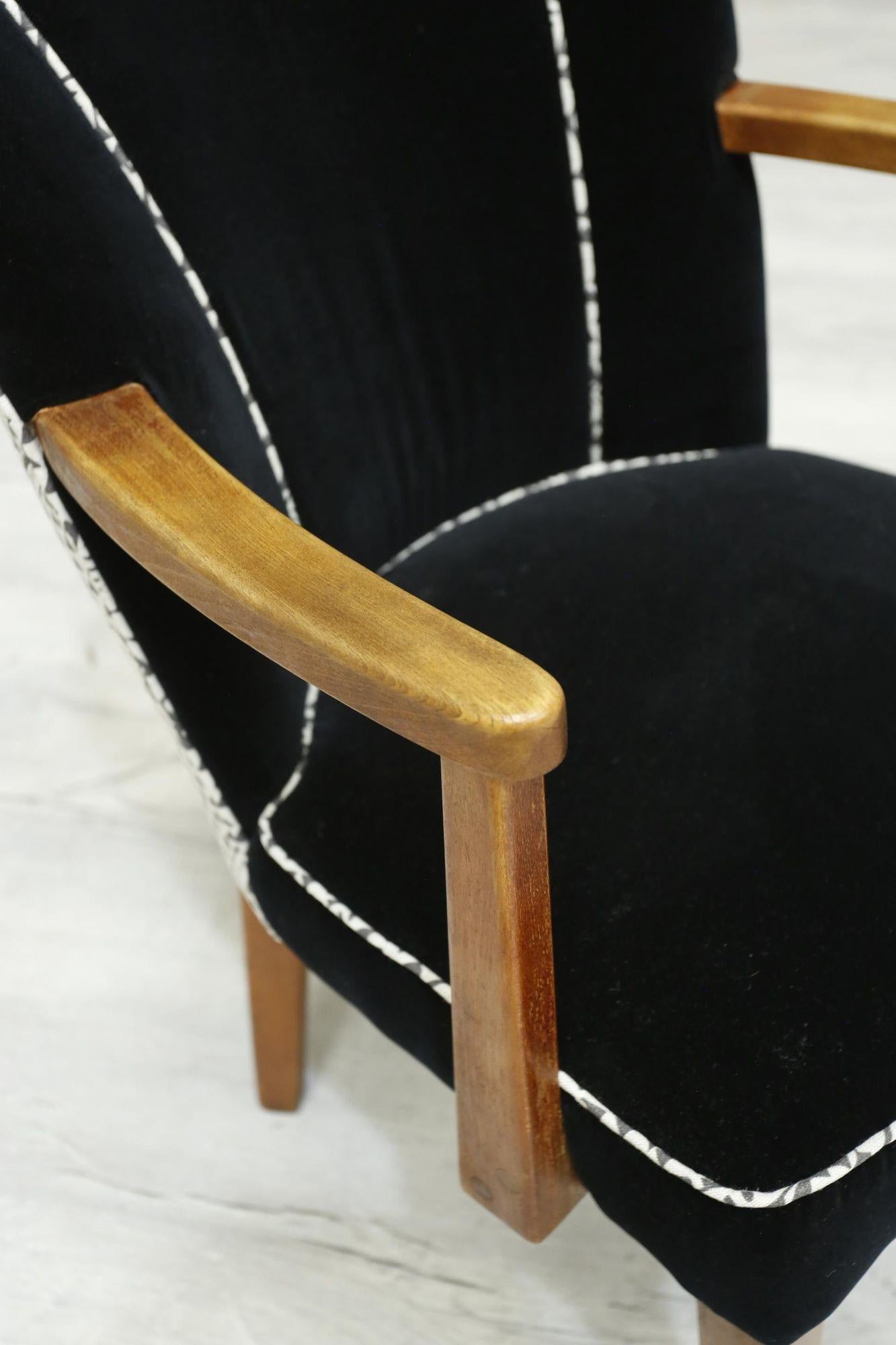 Single Mid century desk chairs- Black velvet In Excellent Condition For Sale In Malton, GB