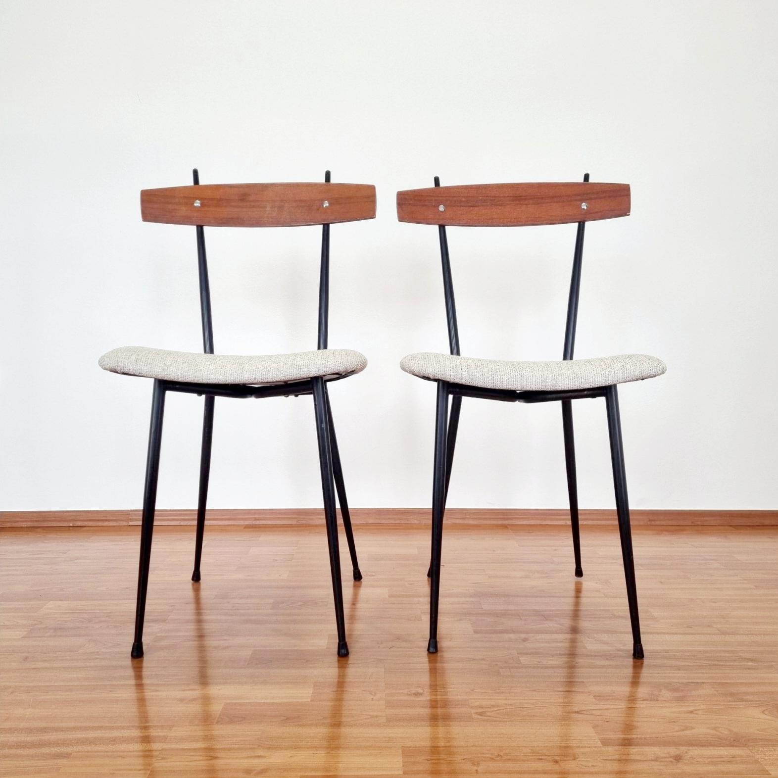 Italian Pair of Mid-Century Dining Chairs, Italy 50s For Sale