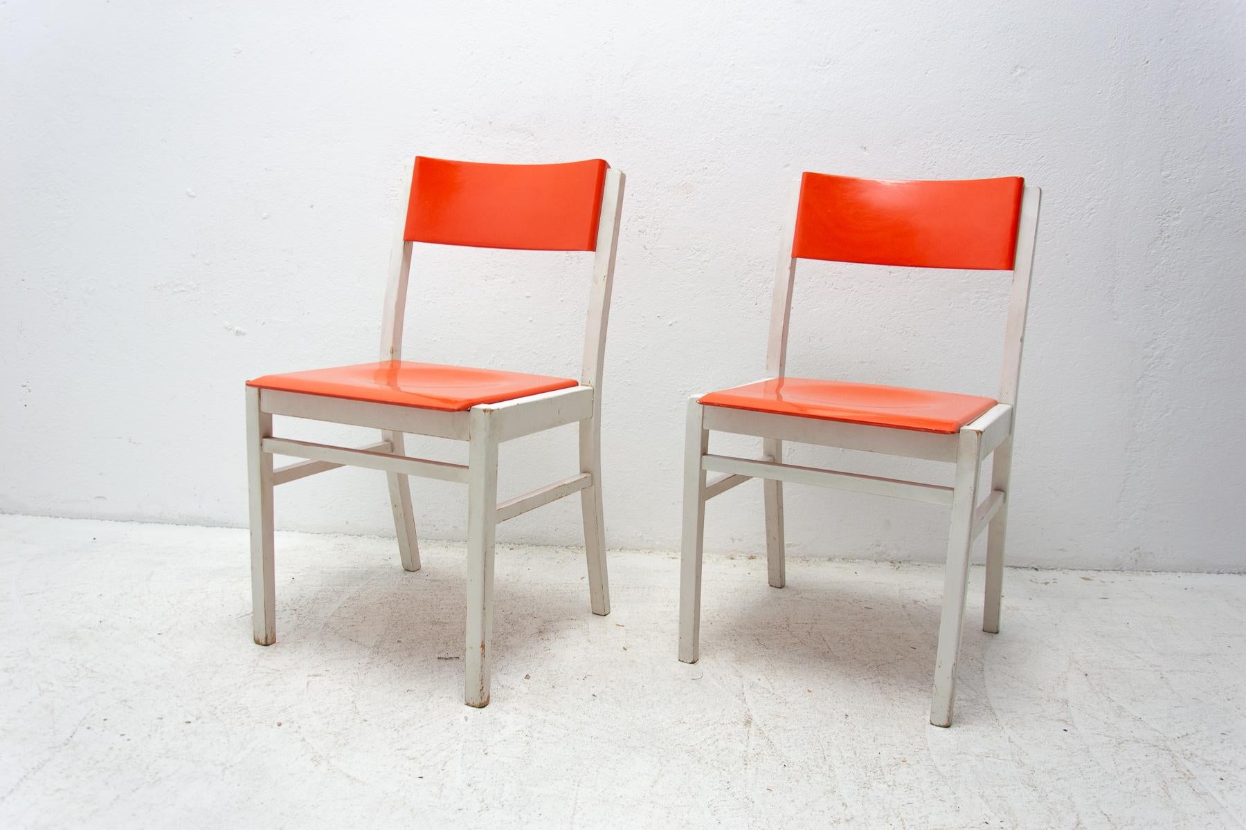 Wood Pair of Midcentury Dining Chairs TON, 1960s, Czechoslovakia For Sale
