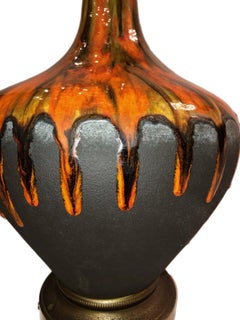 Paire de lampes de table en porcelaine à glaçure goutte à goutte du milieu du siècle dernier