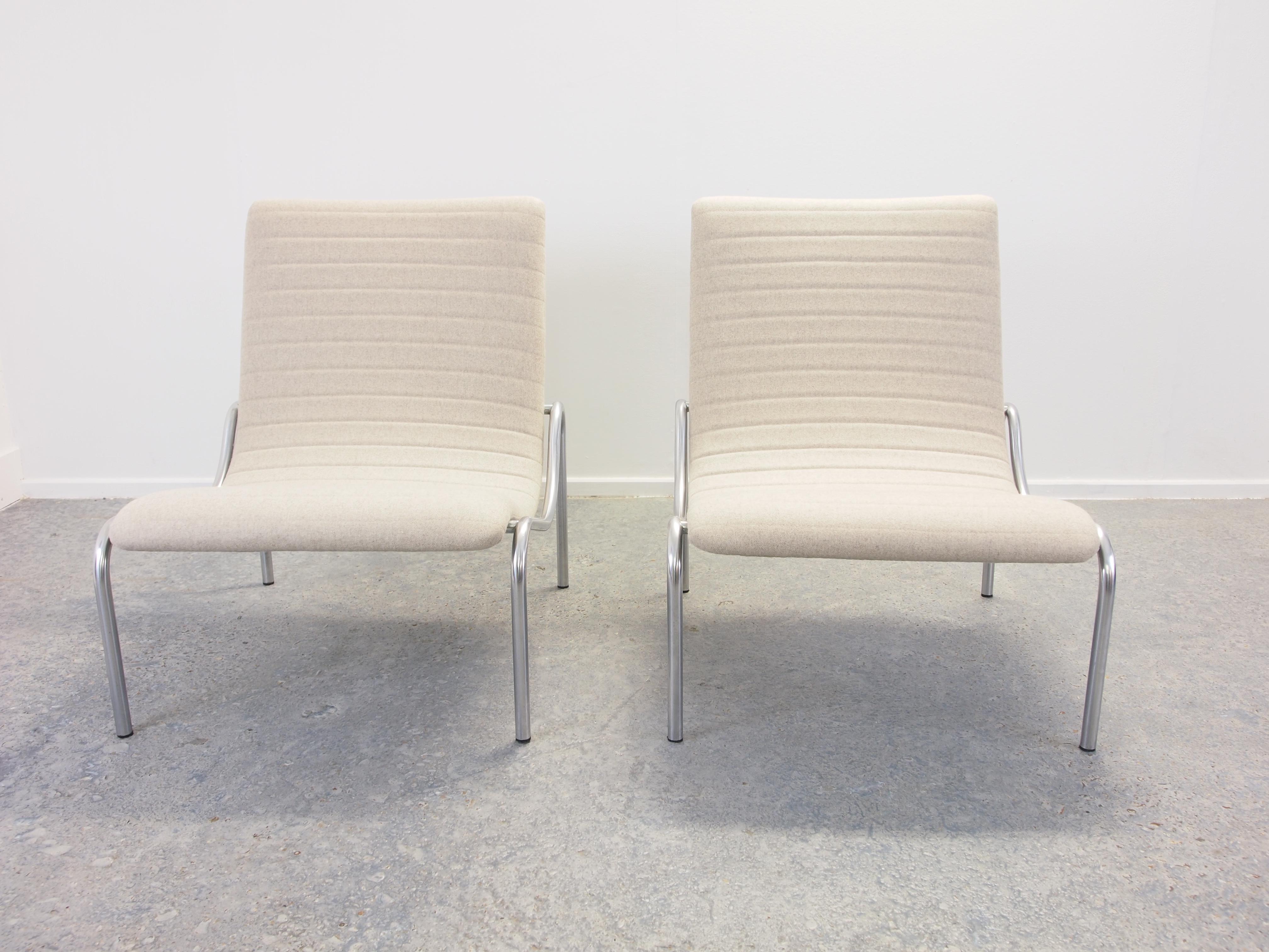 Mid-Century Modern Pair of Midcentury Dutch Design Lounge Chairs by Kho Liang Le For Sale
