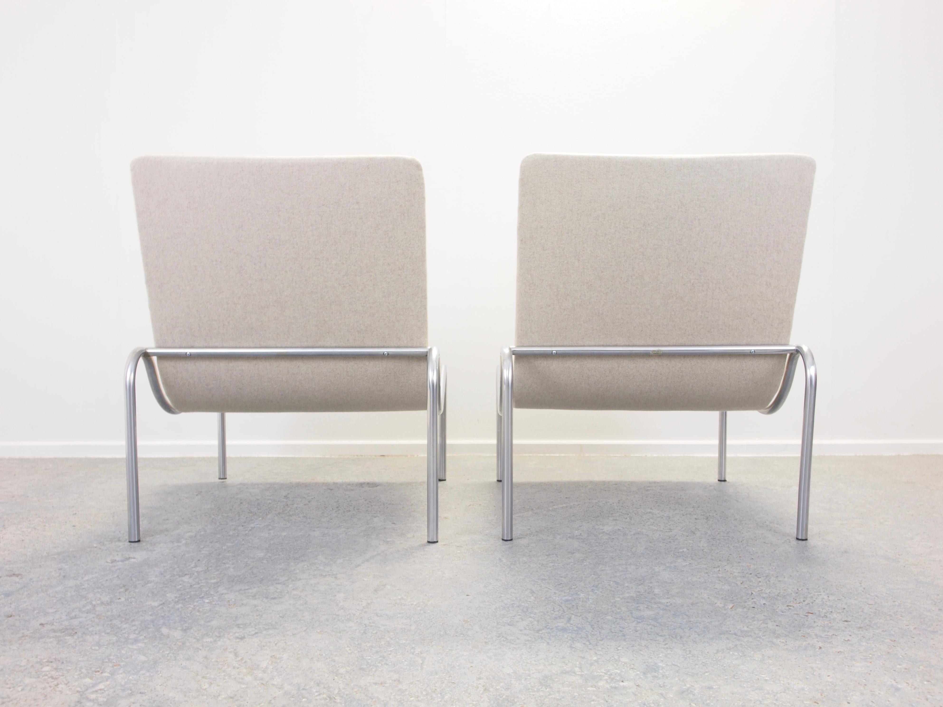 Metal Pair of Midcentury Dutch Design Lounge Chairs by Kho Liang Le For Sale