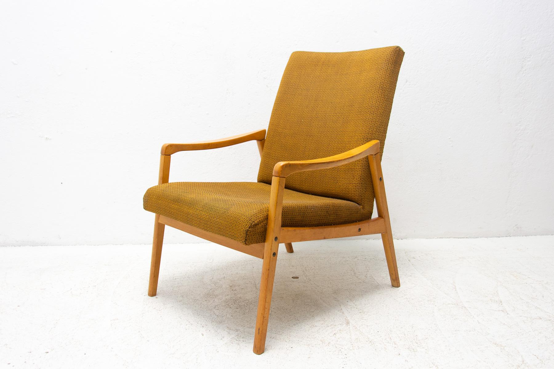 Pair of Mid Century Eastern Bloc Armchairs by Jiří Jiroutek for Interiér Praha For Sale 7