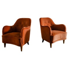 Pair of Mid Century Easy Arm Chairs in Red Velvet Produced in Finland, 1940s