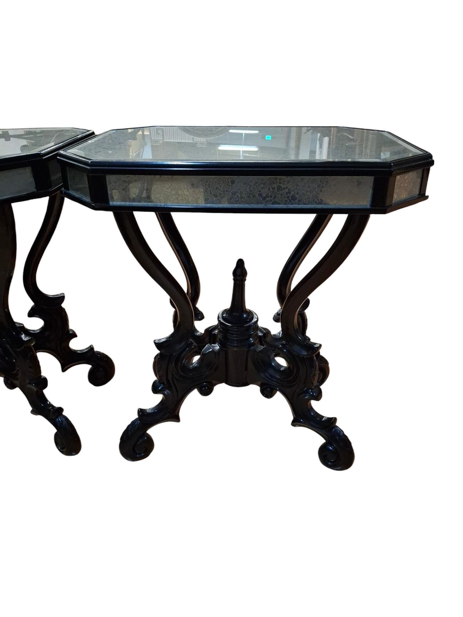 Napoléon III Paire de tables d'appoint églomisées avec bases de style Napoleon III en vente