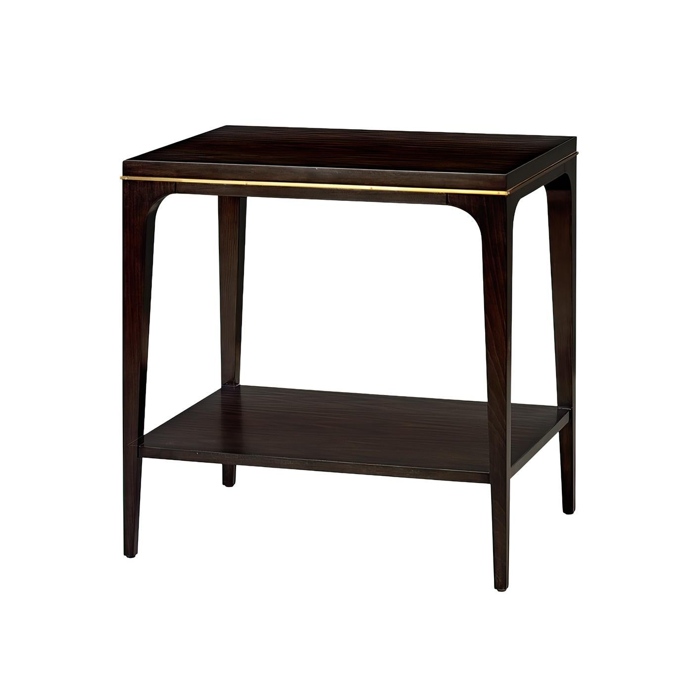 Vietnamien Paire de tables d'appoint Mid Century en vente