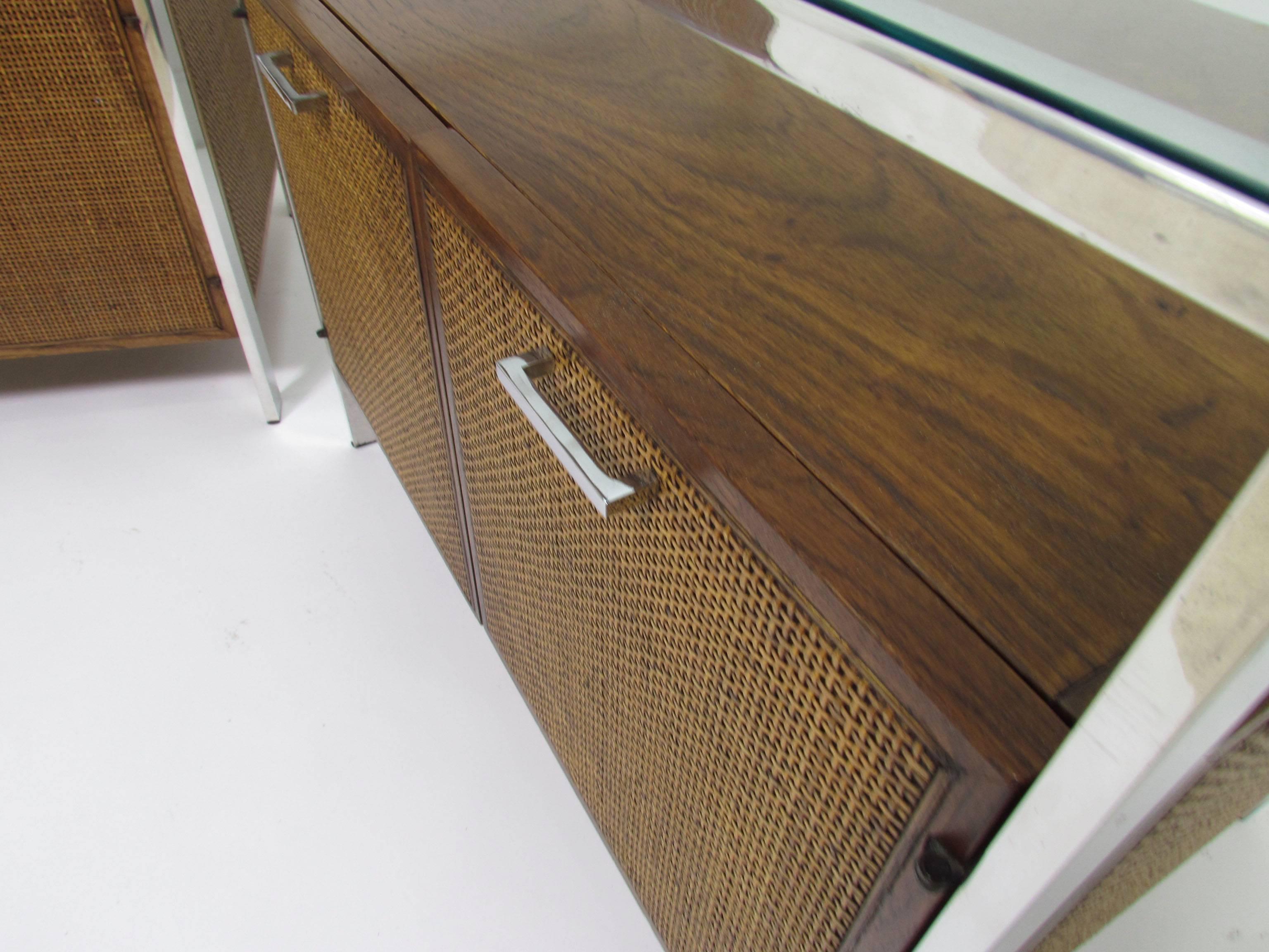 Pair of Midcentury End Tables in the Manner of Milo Baughman In Good Condition In Peabody, MA