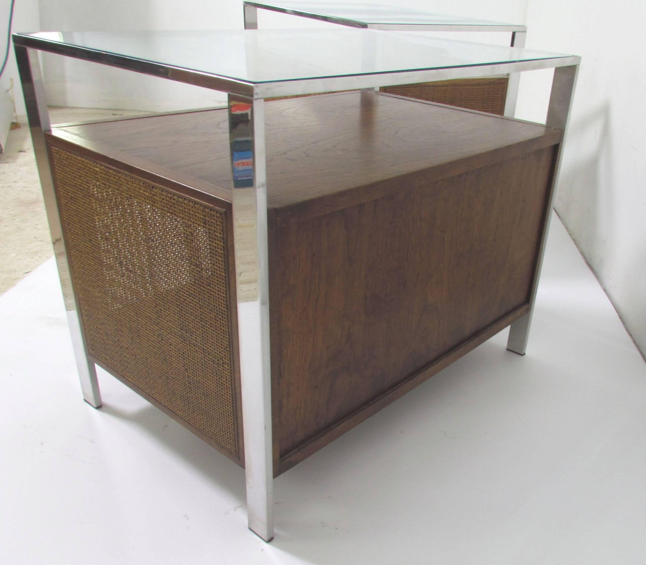 Pair of Midcentury End Tables in the Manner of Milo Baughman 1