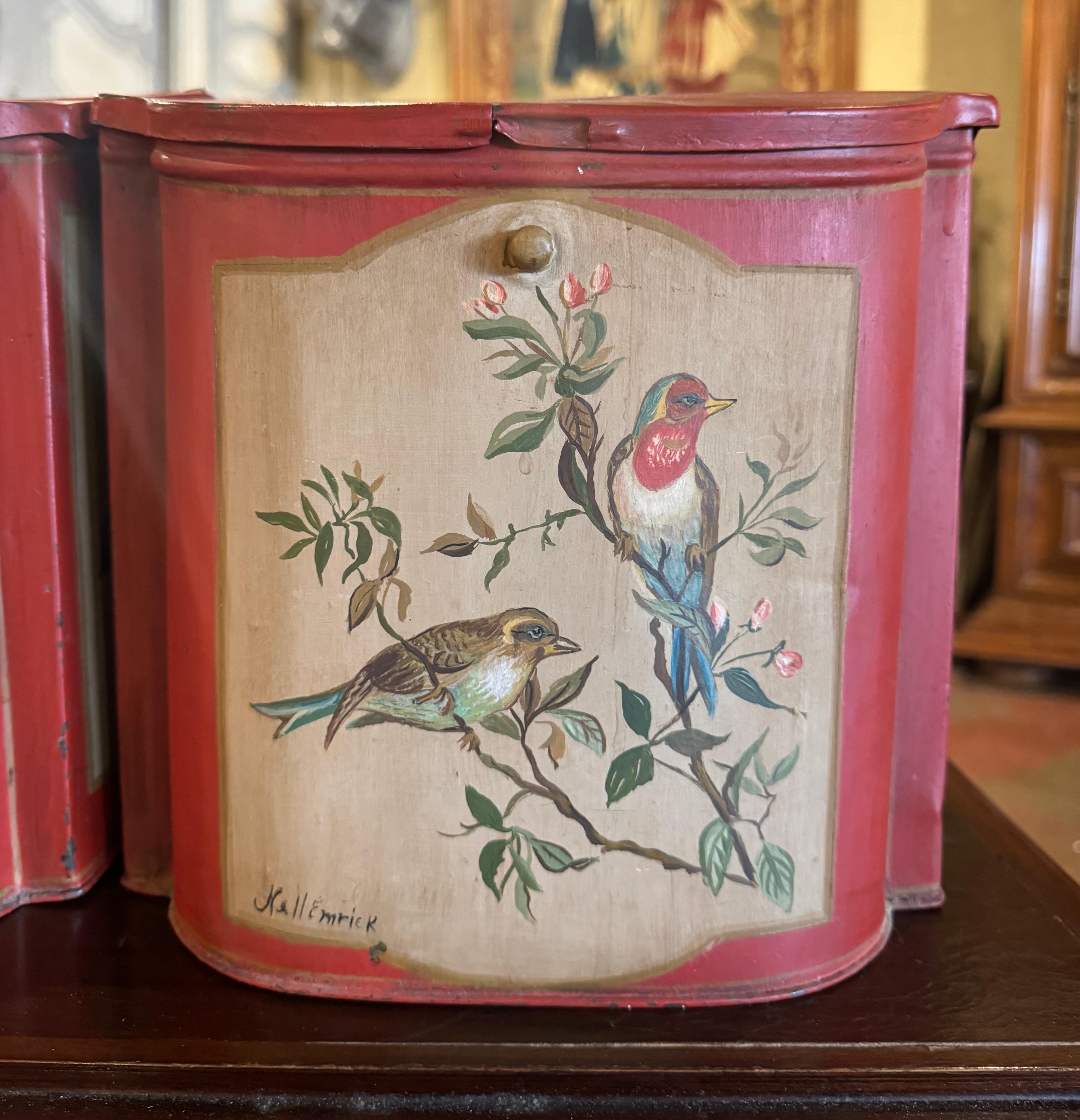 Pair of Mid-Century English Hand Painted Tole Tea Boxes with Bird Decor In Excellent Condition For Sale In Dallas, TX