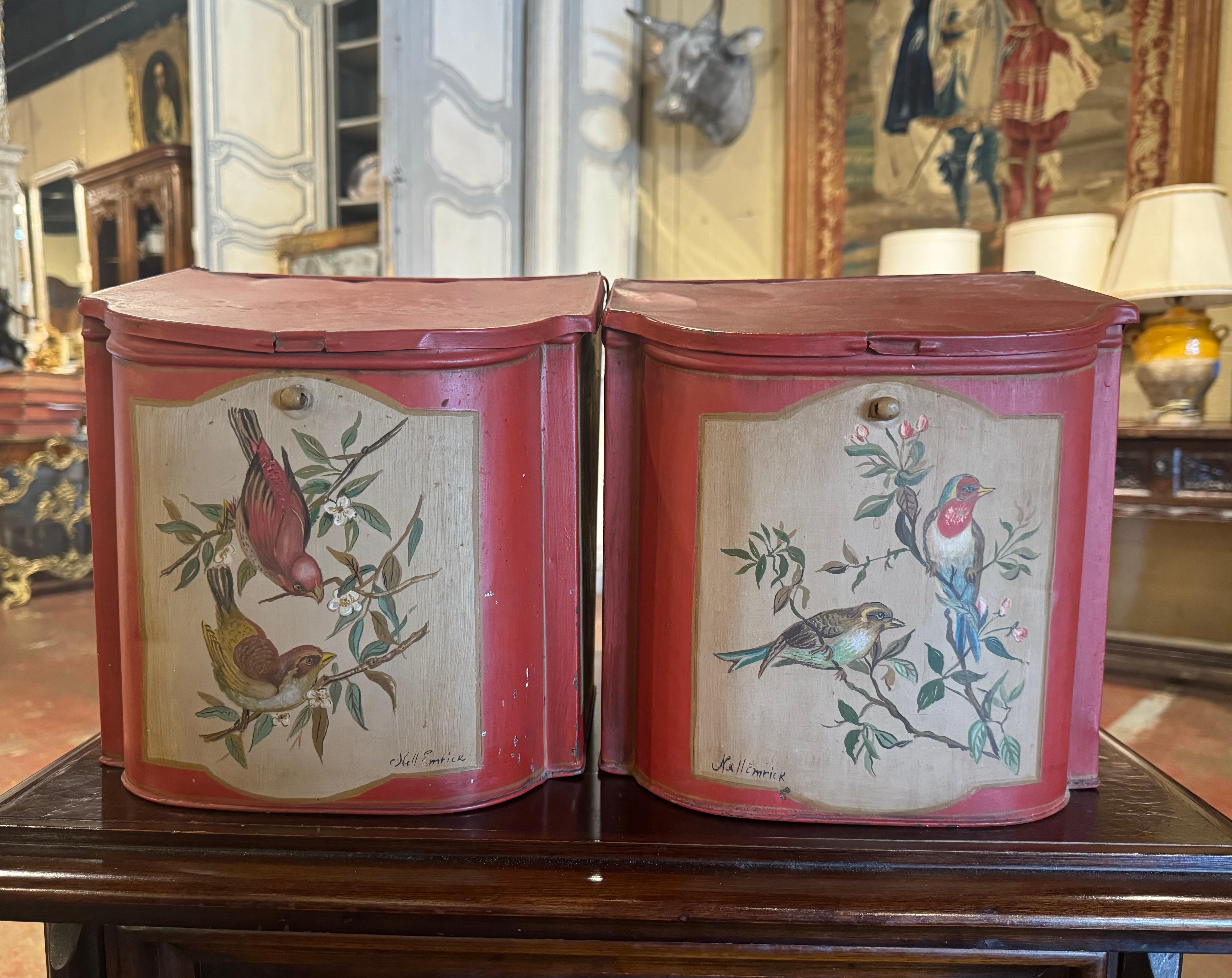 20th Century Pair of Mid-Century English Hand Painted Tole Tea Boxes with Bird Decor For Sale
