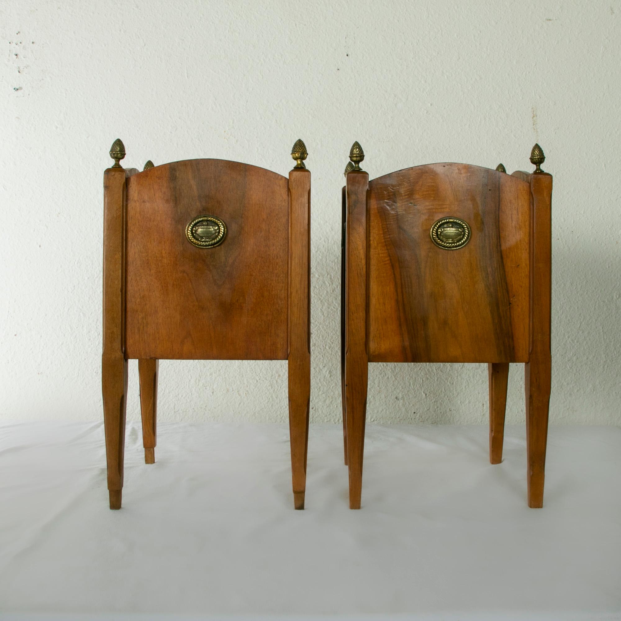 20th Century Pair of Mid-Century English Louis XVI Style Walnut Cachepots or Planters For Sale