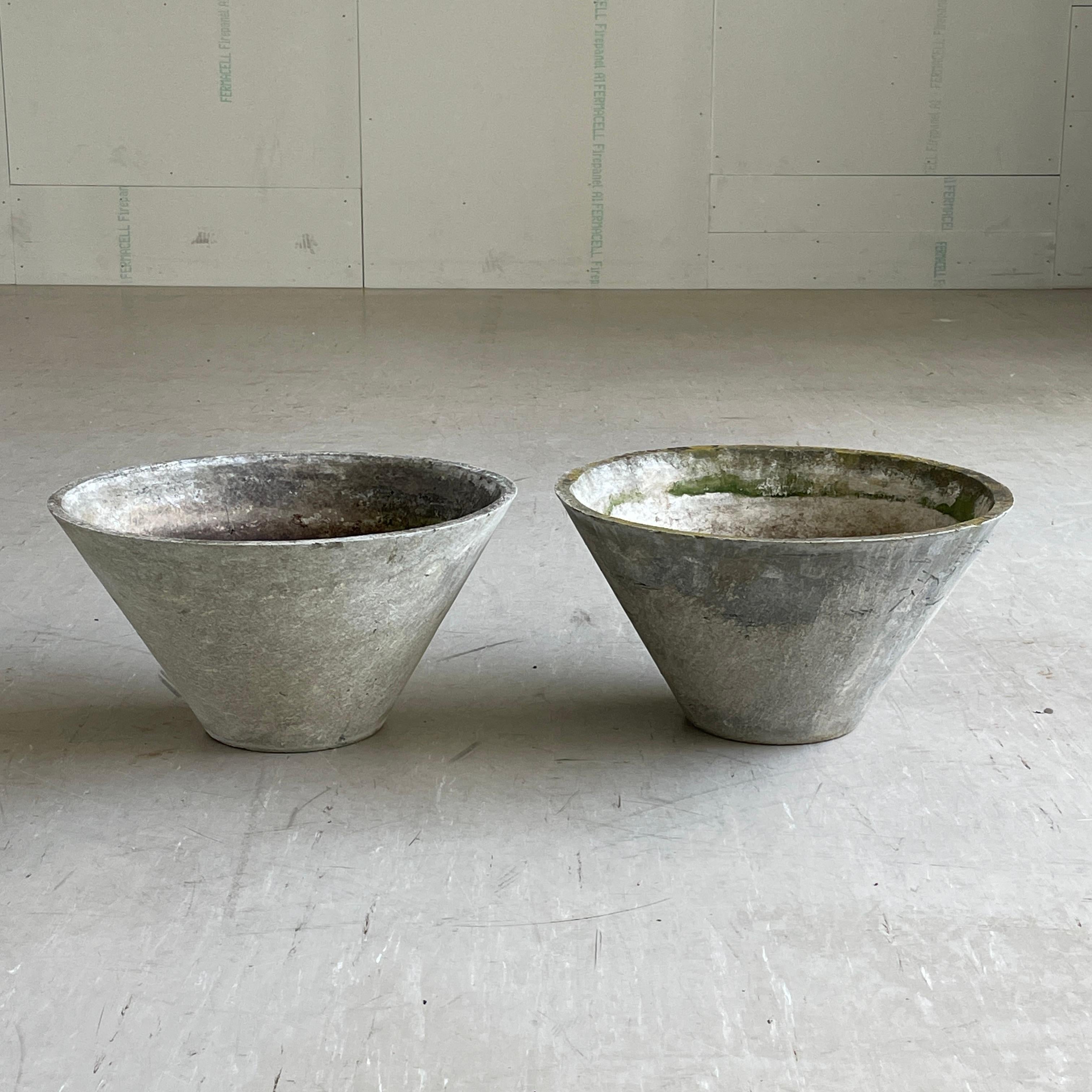 Pair of Mid Century Eternit Conical Planters by Willy Guhl For Sale 1