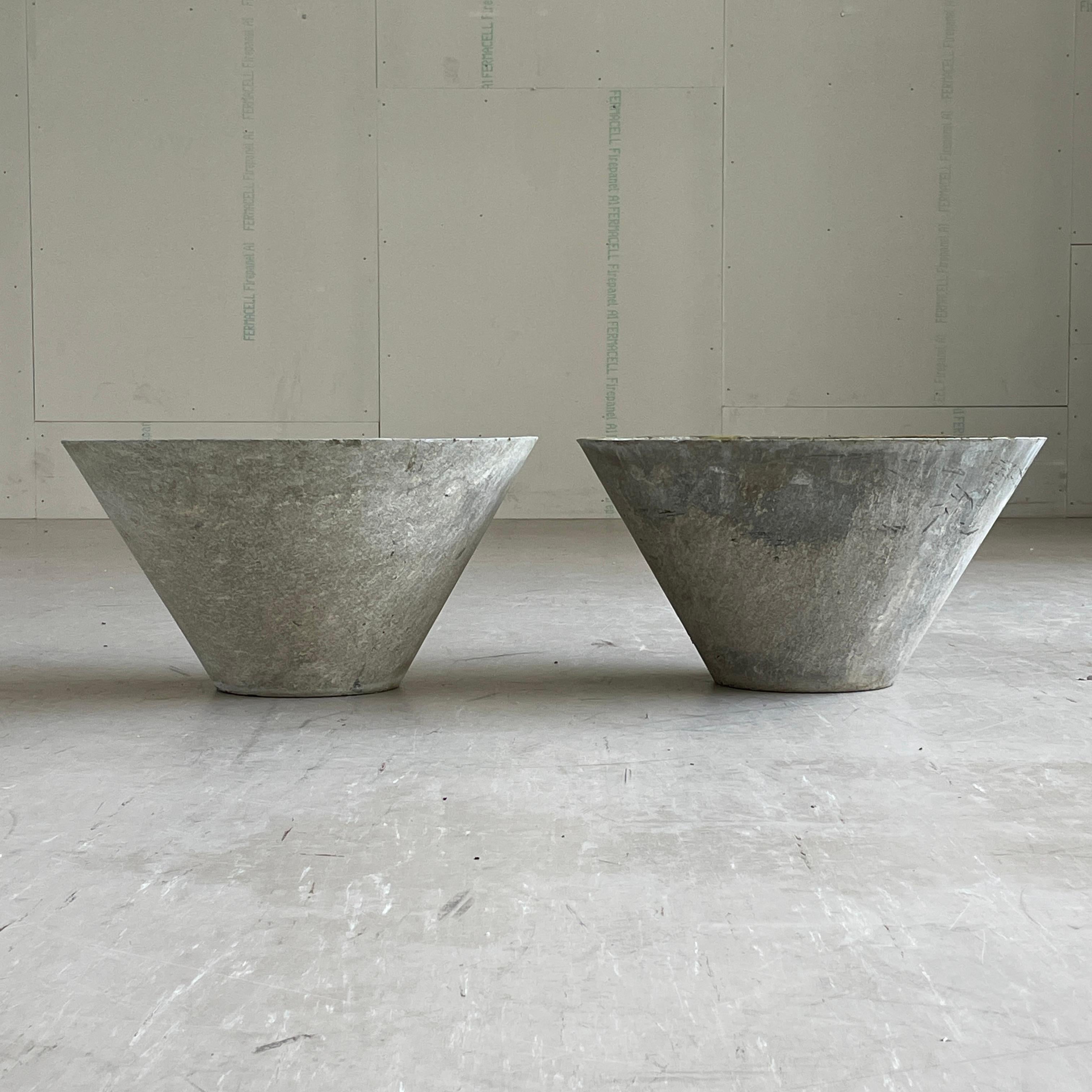 Pair of Mid Century Eternit Conical Planters by Willy Guhl For Sale 2