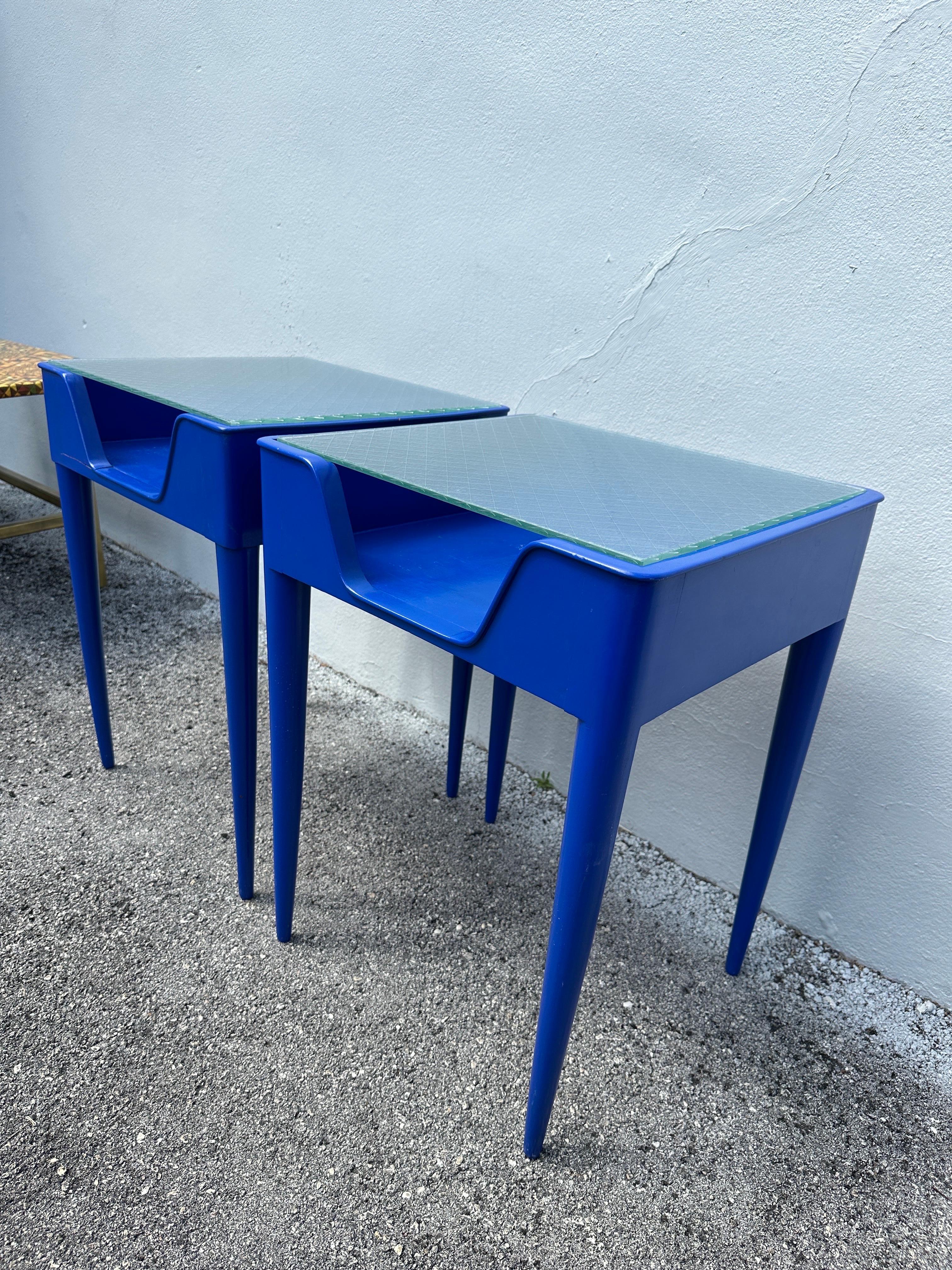 French Pair of Midcentury European Open Shelf Side Tables For Sale