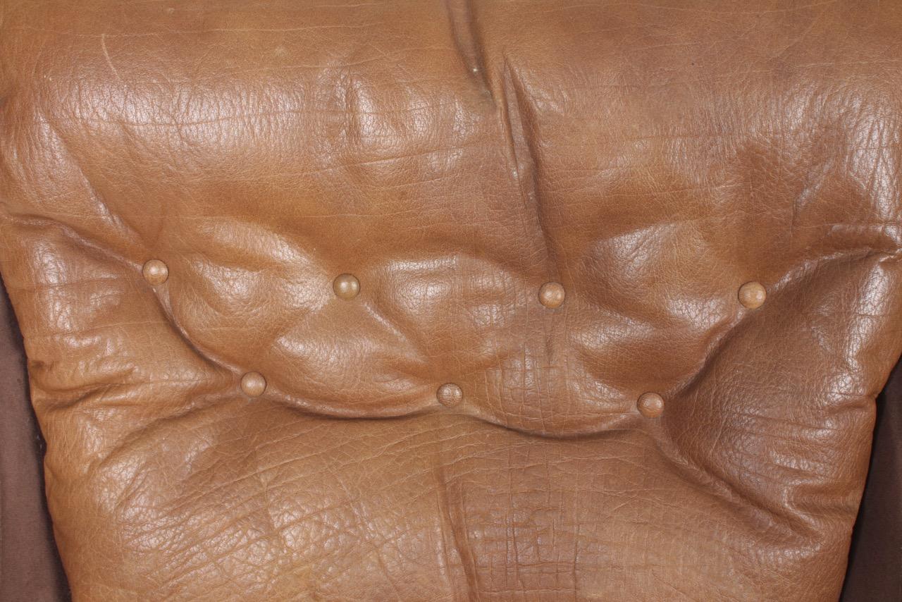 Pair of Midcentury Falcon Chairs in Patinated Leather by Sigurd Resell 5