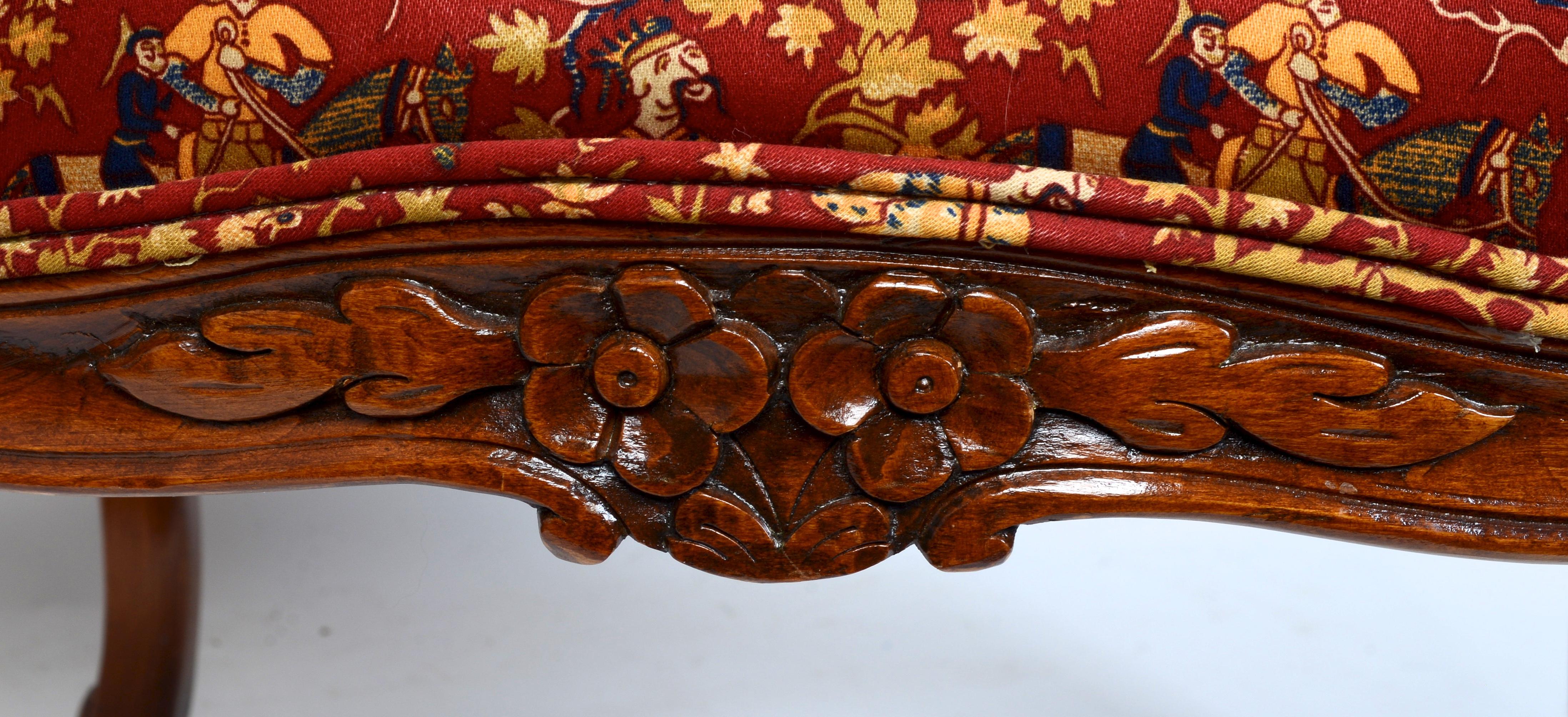 Coppia di Fauteuil à la Reine della metà del secolo scorso con splendida tappezzeria Chinoiserie In condizioni ottime in vendita a valatie, NY