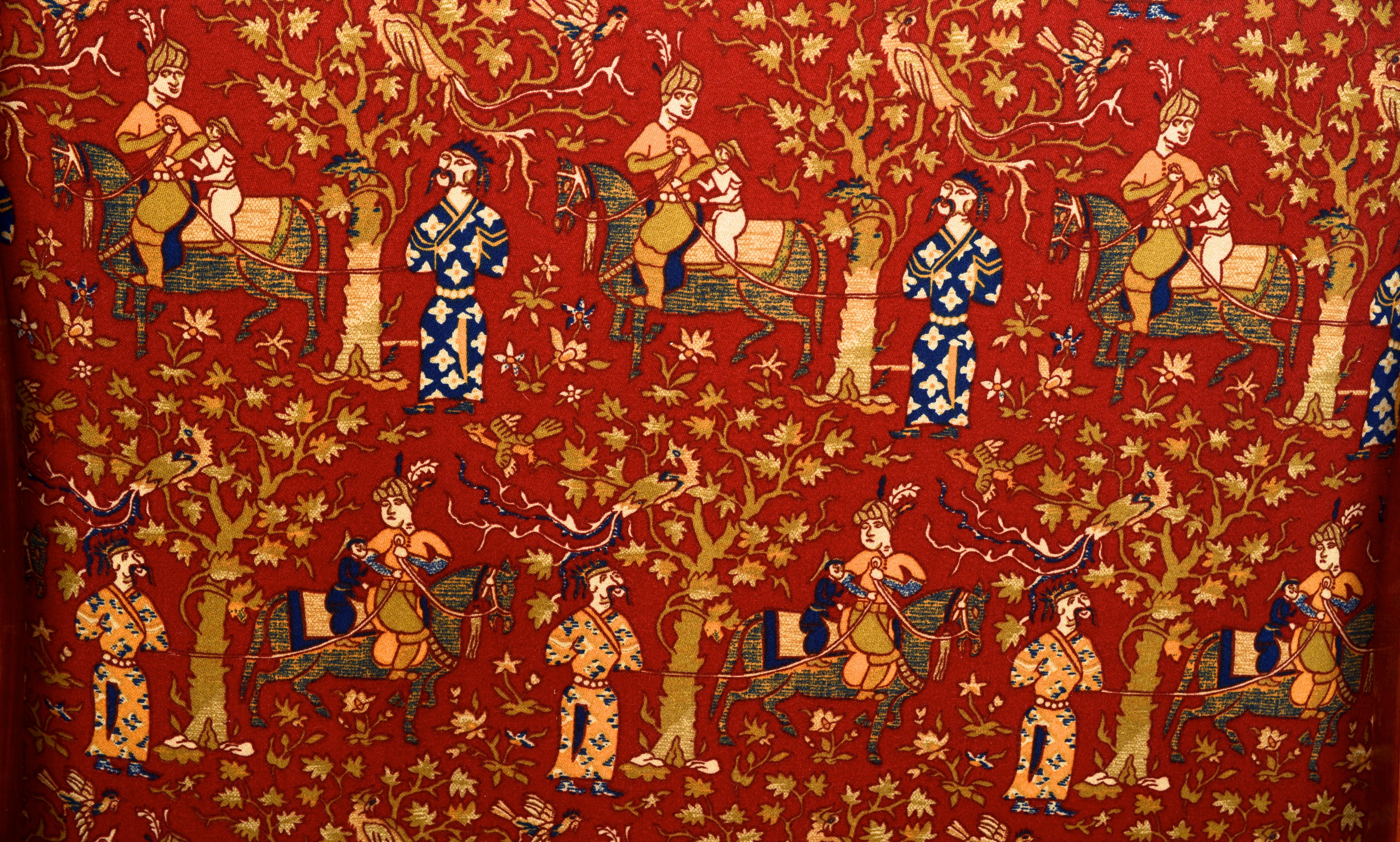 Coppia di Fauteuil à la Reine della metà del secolo scorso con splendida tappezzeria Chinoiserie in vendita 1