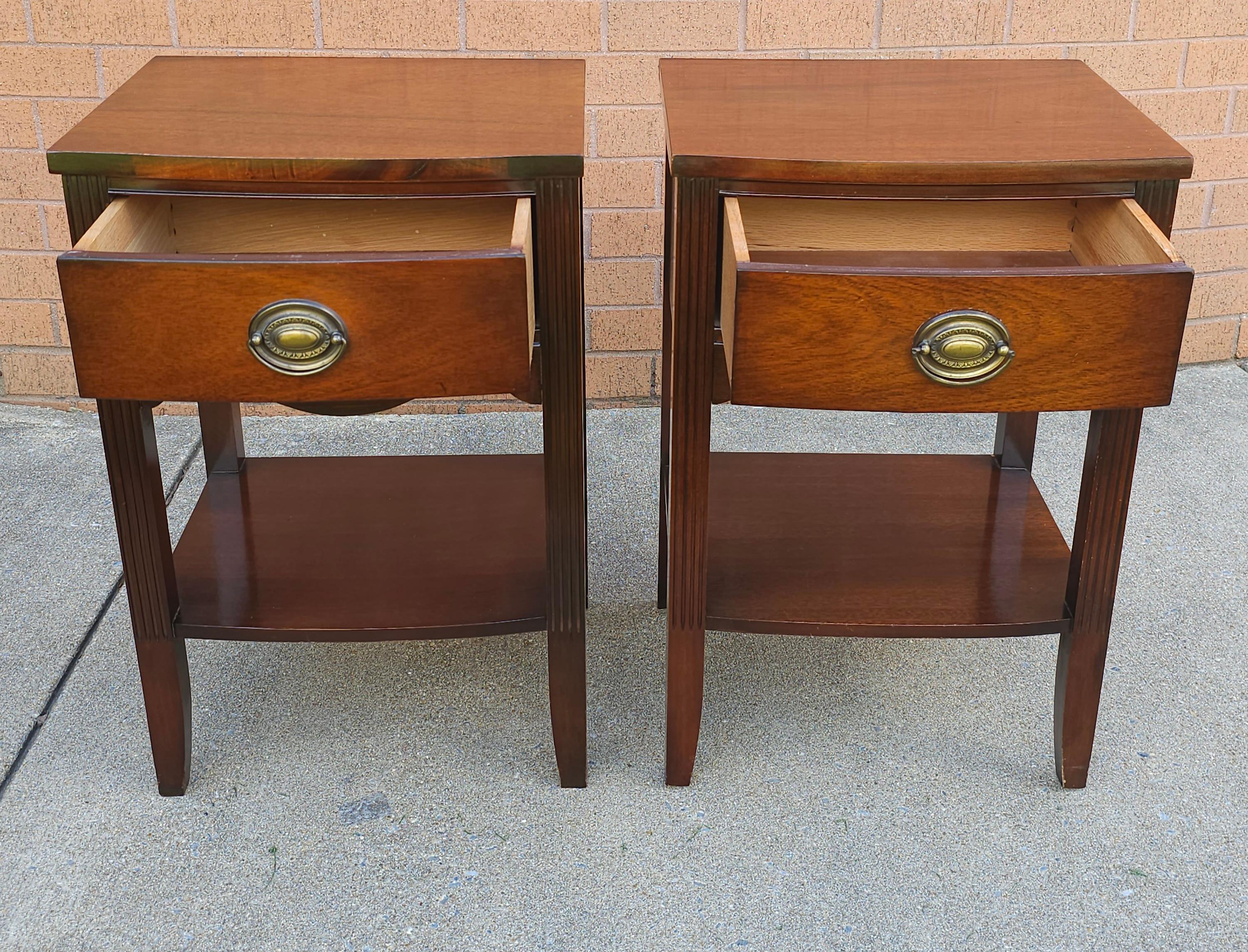 20th Century Pair of Mid Century Federal Style Mahogany Night Stands For Sale