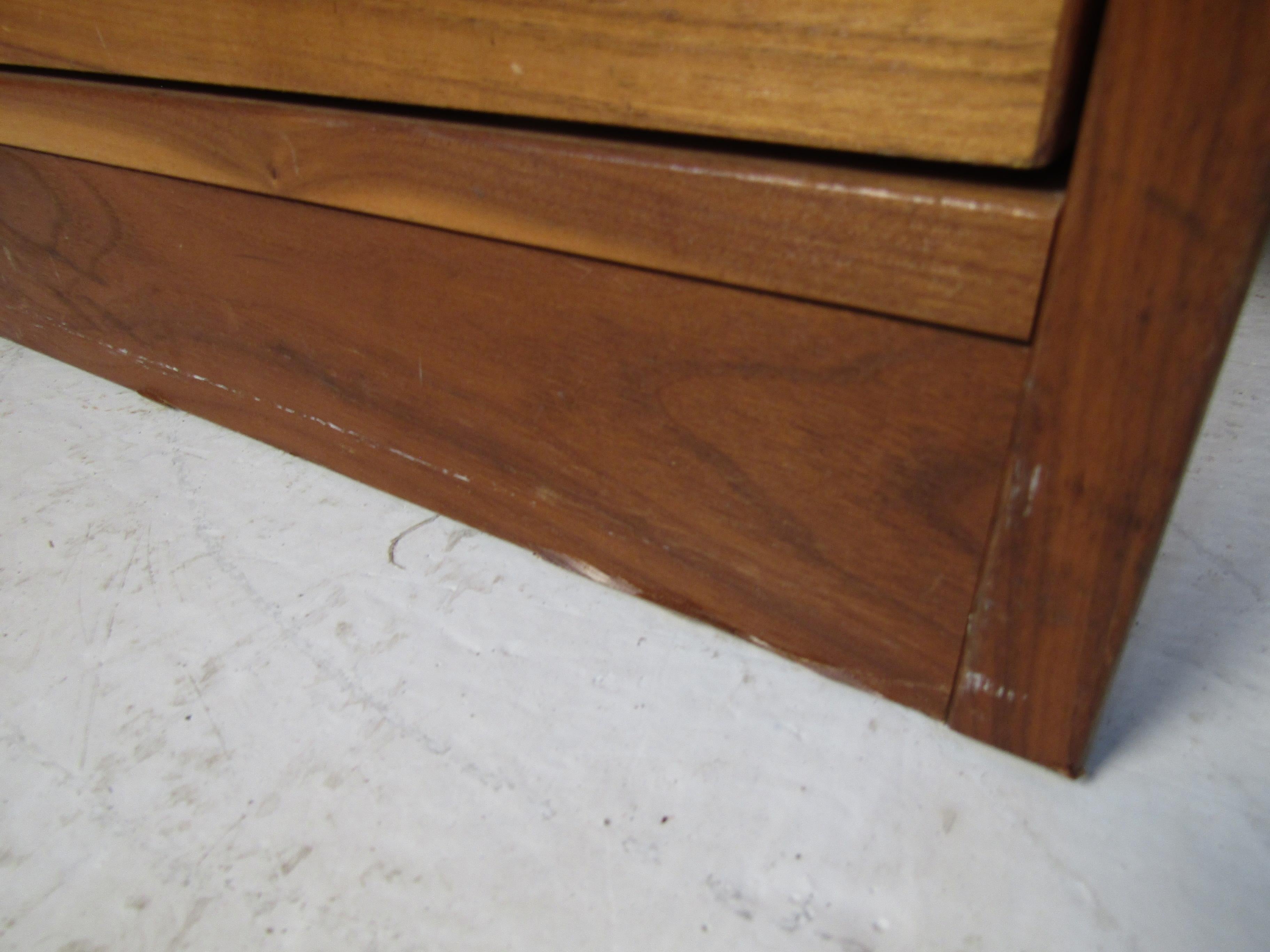 Pair of Midcentury File Cabinets 1