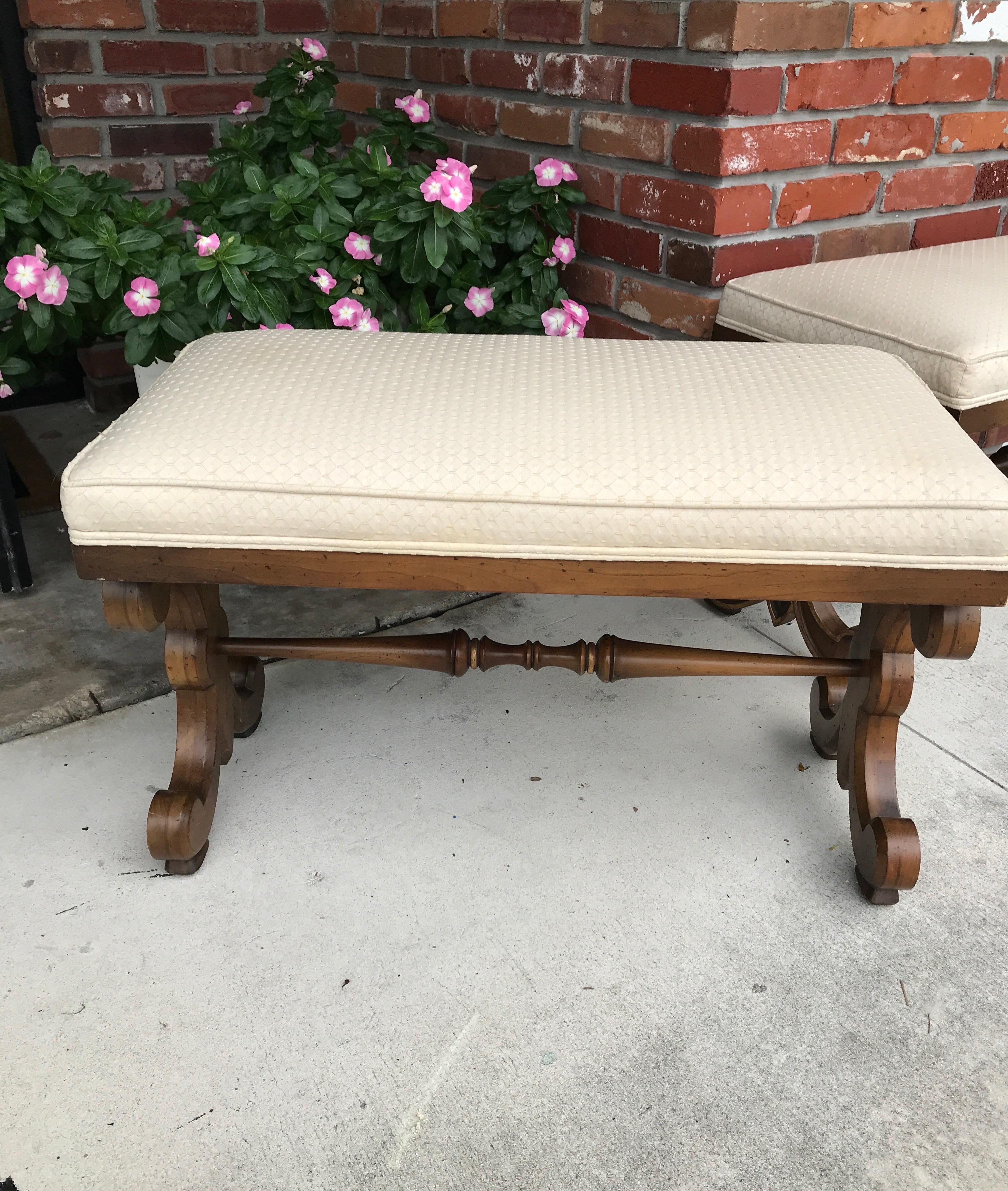 Pair of Midcentury Fleur de Lys Benches In Good Condition In West Palm Beach, FL