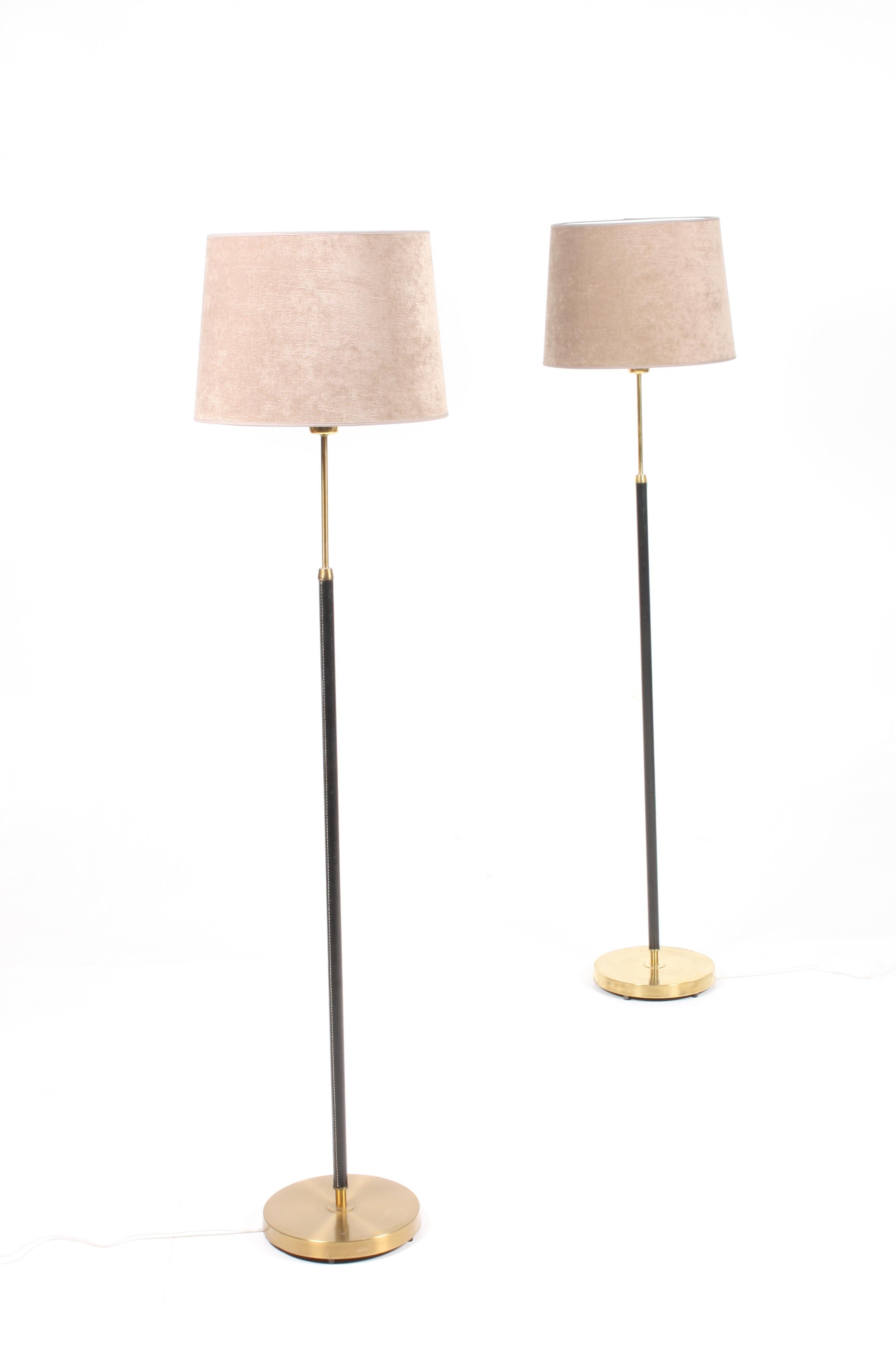 Scandinavian Modern Pair of Midcentury Floor Lamps in Brass and Leather, Swedish Modern, 1950s