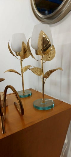  Pair of Mid-Century Flower-Shaped Lamps in White Murano Glass and Brass 1950s
