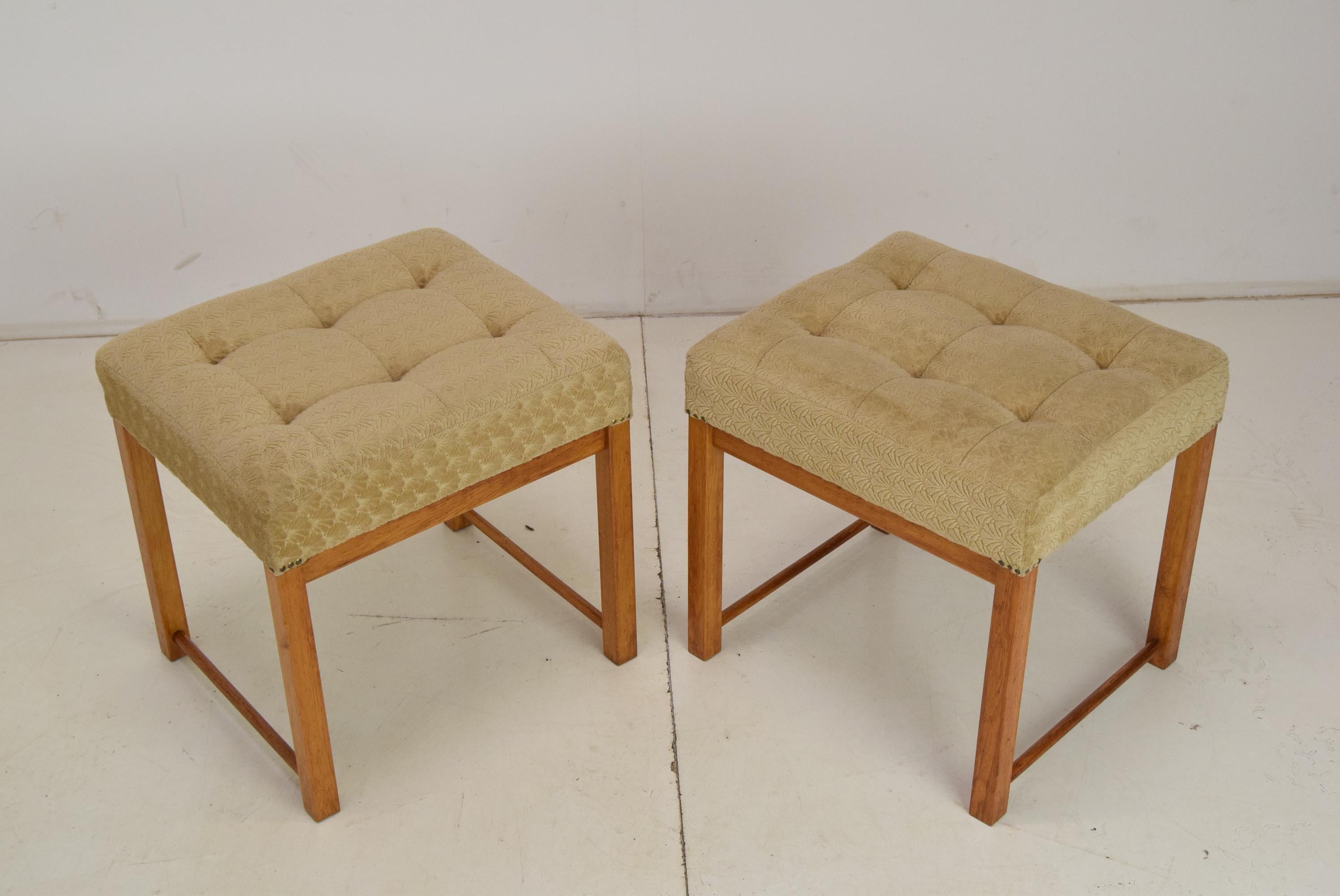 Made in Czechoslovakia
Made of fabric, wood
The fabric shows signs of use
Good original condition.