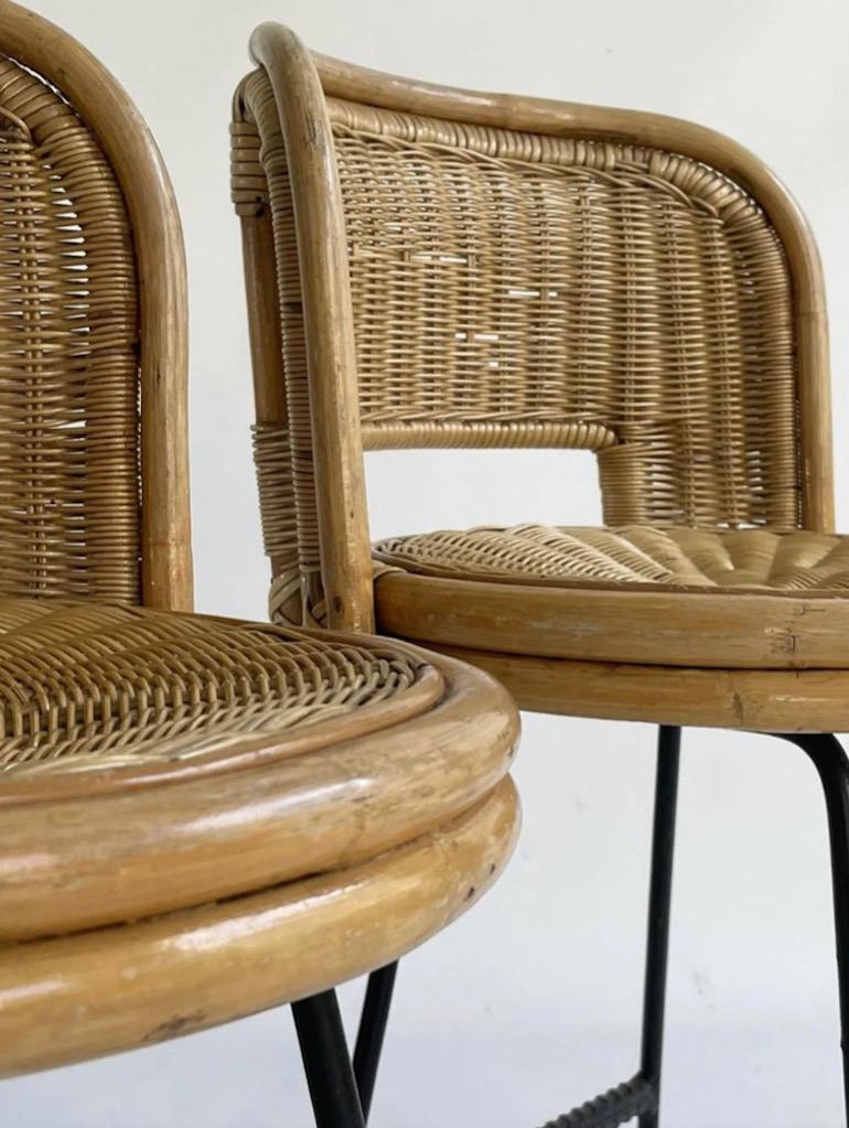 Pareja de sillas de bambú, ratán y hierro estilo Franco Albini de mediados de siglo siglo XX en venta