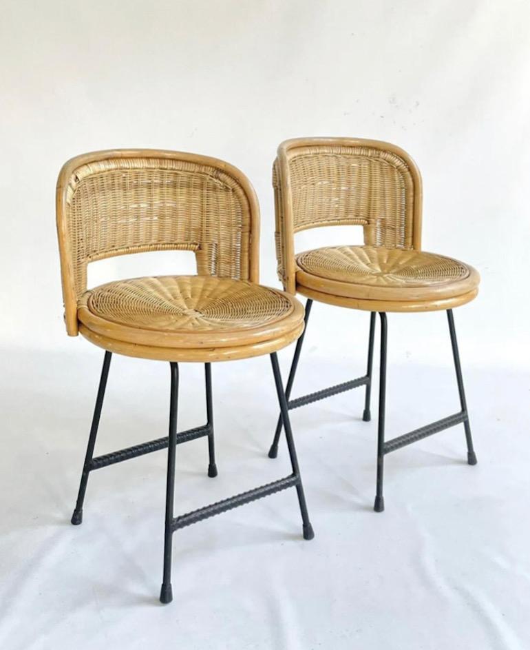 Pareja de sillas de bambú, ratán y hierro estilo Franco Albini de mediados de siglo en venta 1