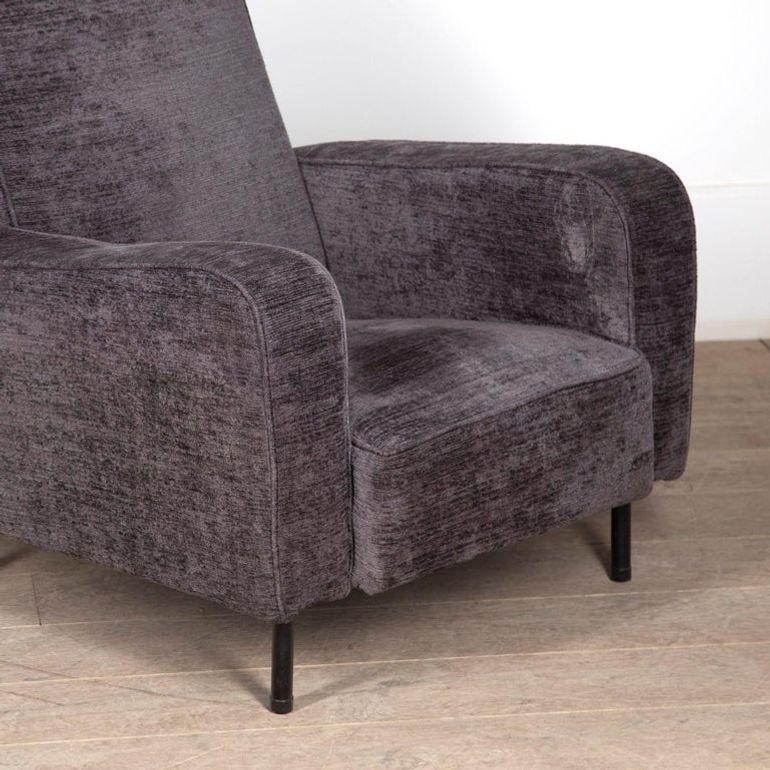 20th Century Pair of Mid-Century French Airborne Armchairs attributed to Pierre Guariche For Sale