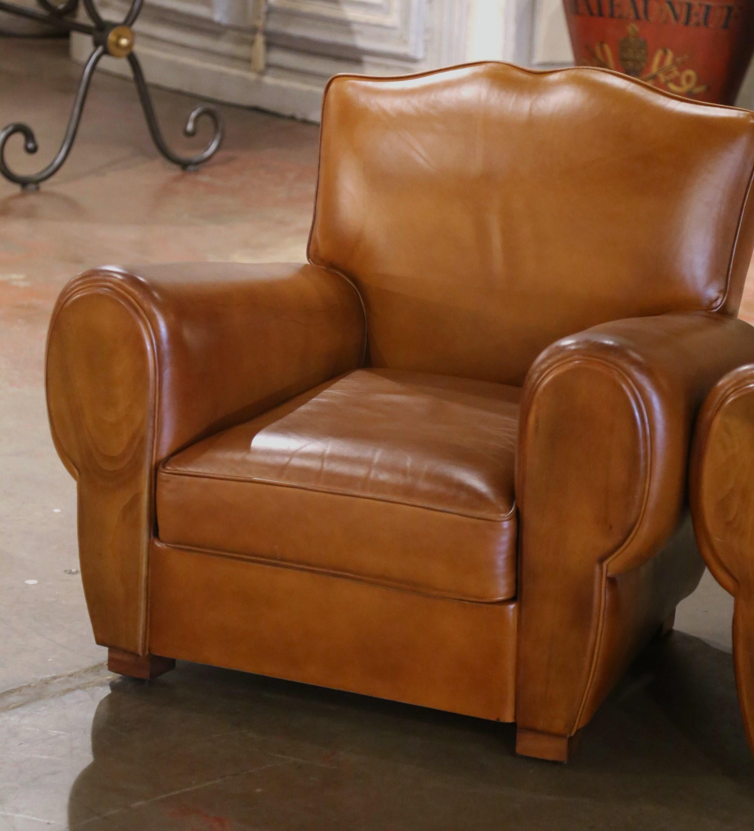 Hand-Carved Pair of Mid-Century French Art Deco Tan Leather Club Armchairs 