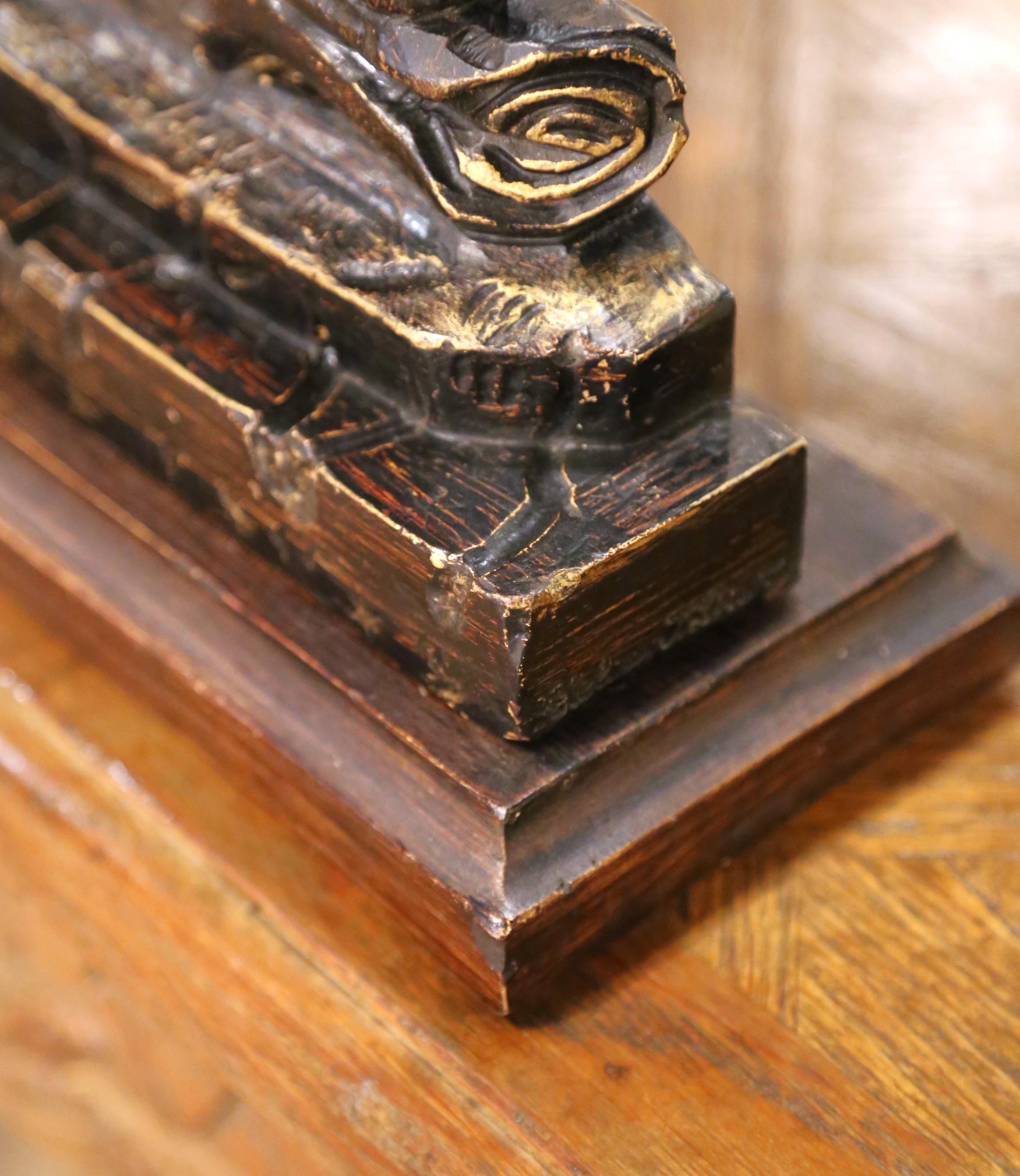 Paire de serre-livres en forme d'ours du milieu du siècle sur des bases en rondins sculptés en vente 3