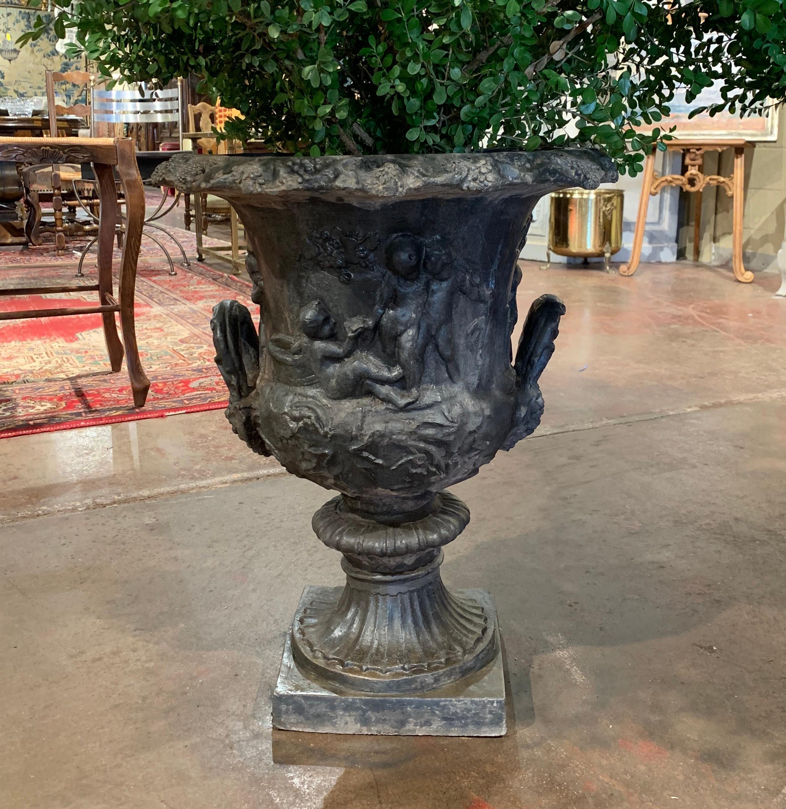 Neoclassical Pair of Midcentury French Carved Lead Outdoor Medicis Planters For Sale